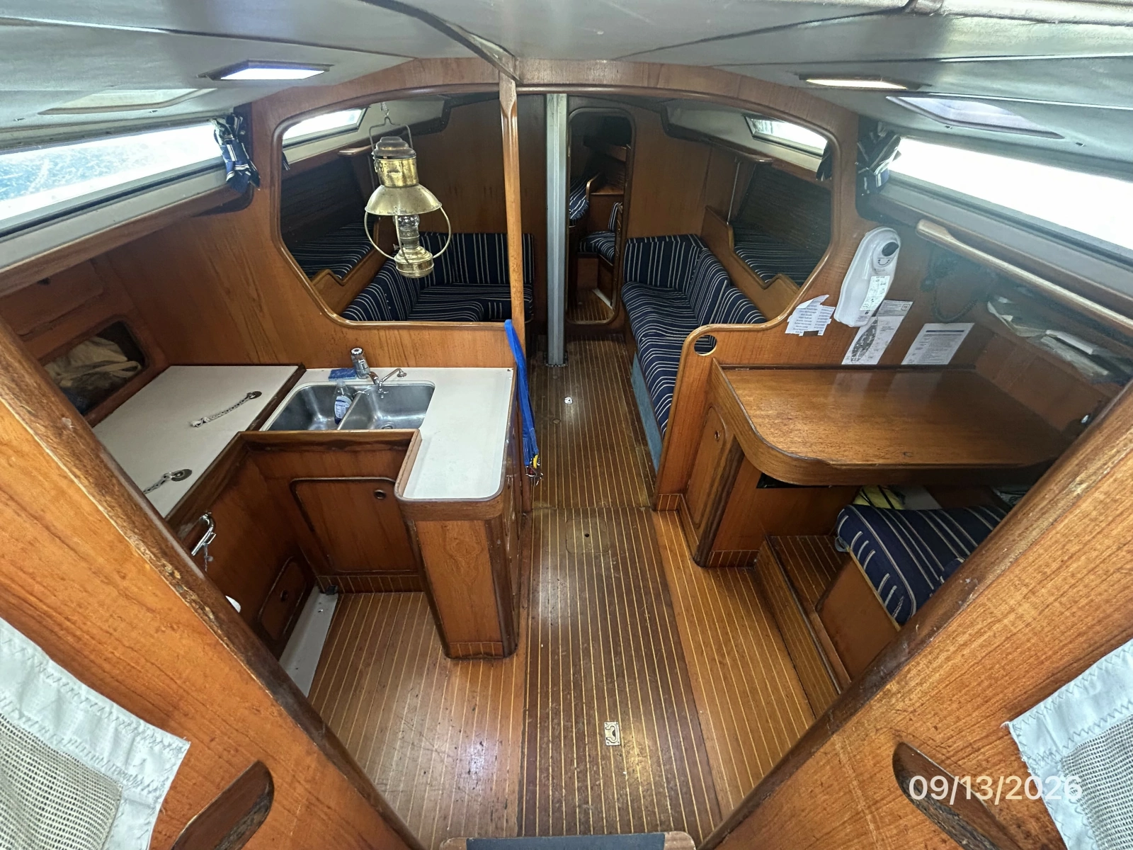 42' Beneteau salon forward