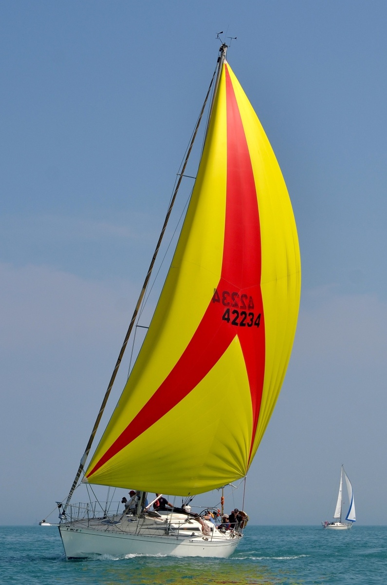 42' Beneteau starboard forward profile1