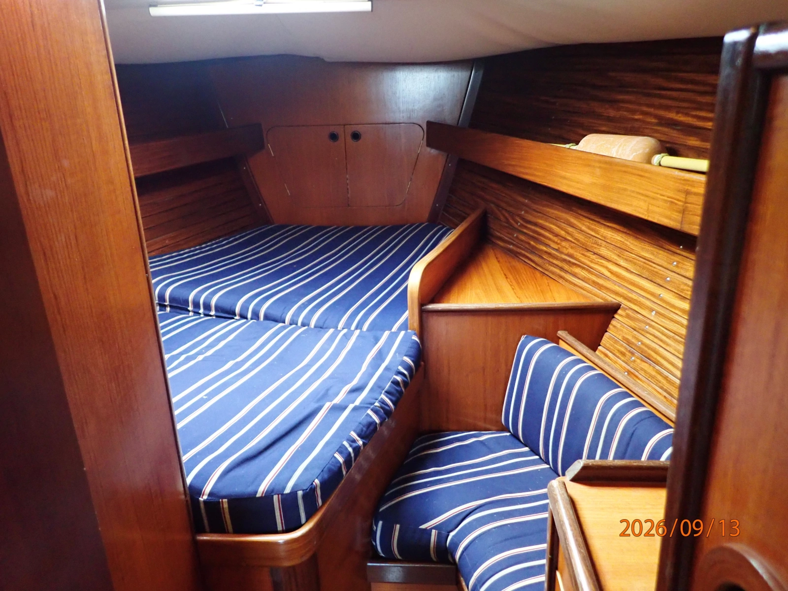 42' Beneteau forward stateroom