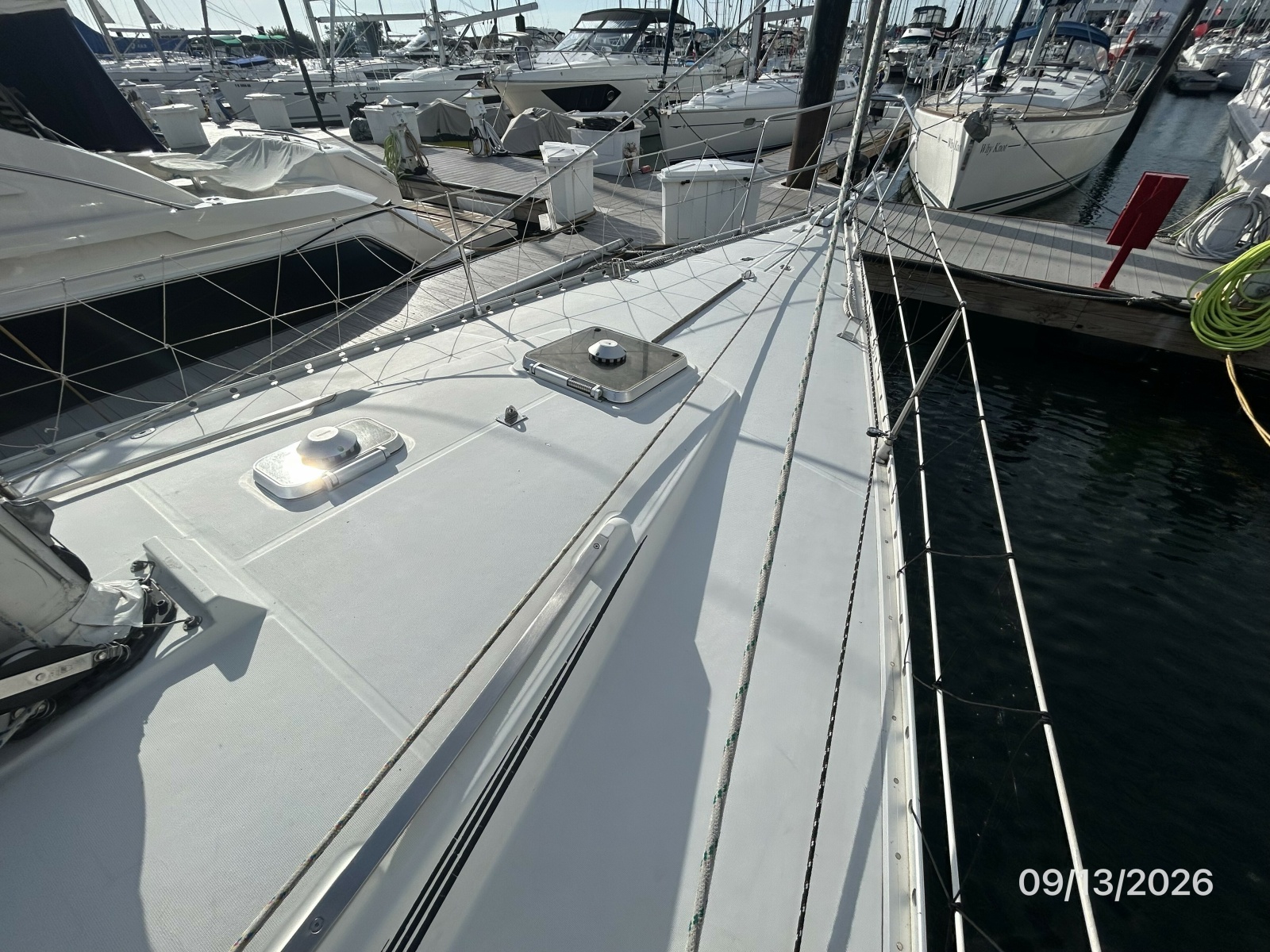 42' Beneteau foredeck2