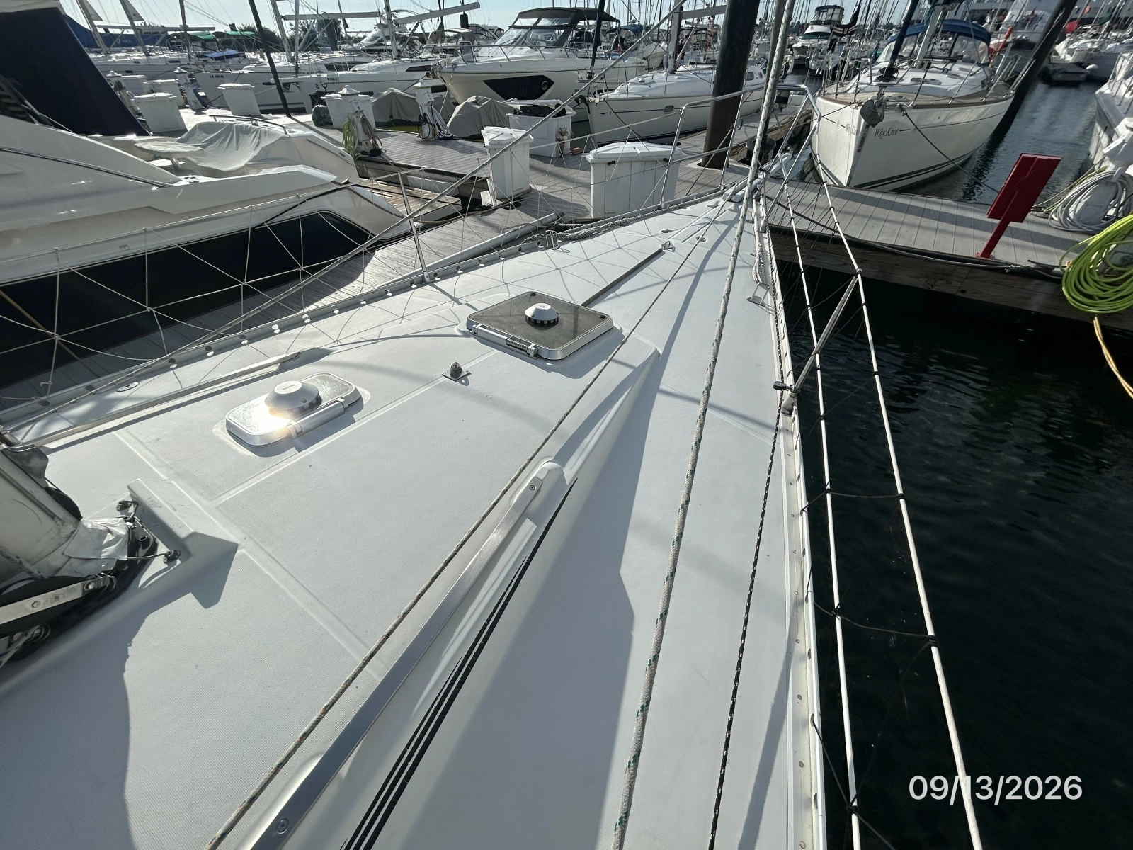 42' Beneteau foredeck2
