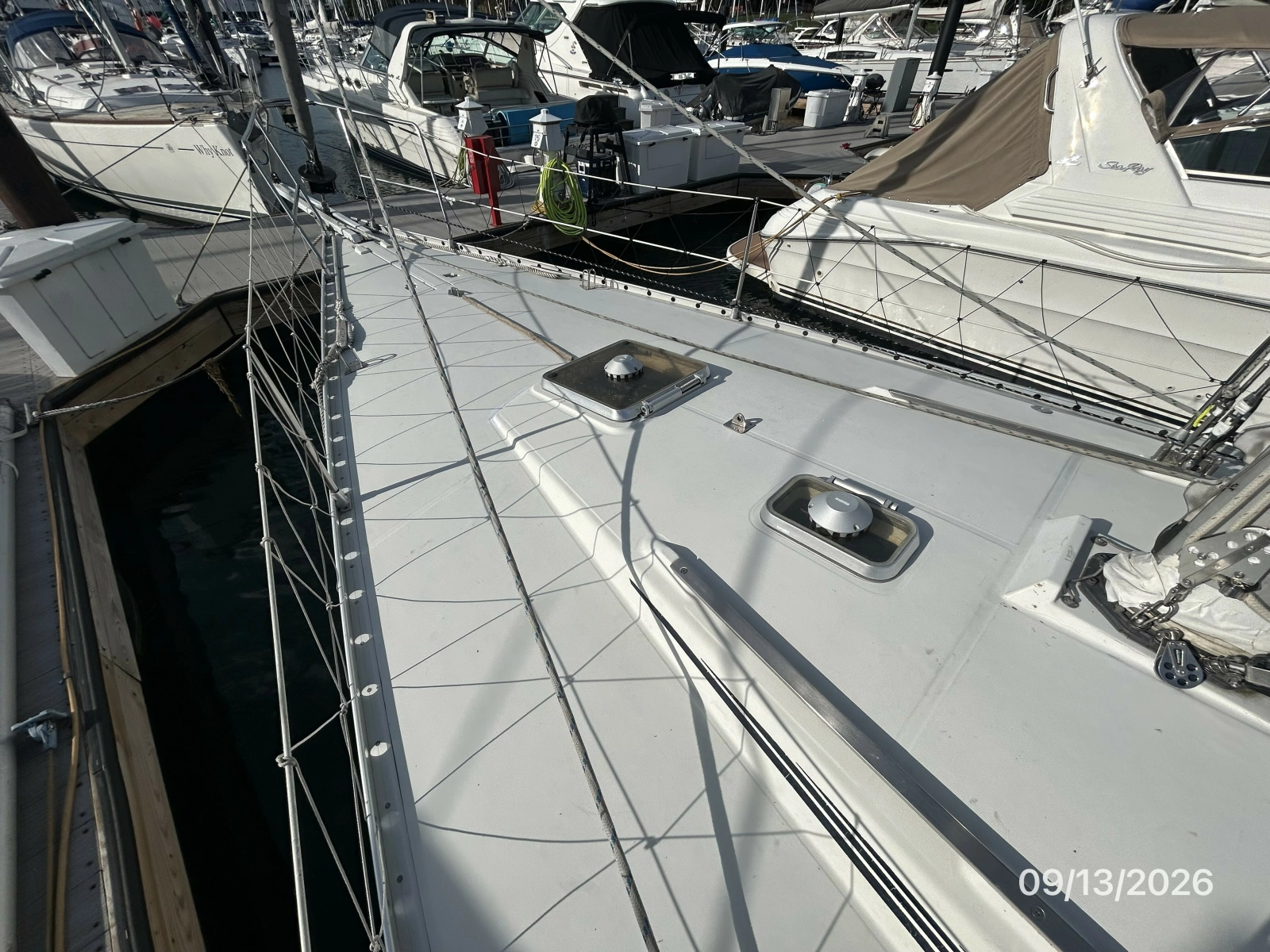 42' Beneteau foredeck1