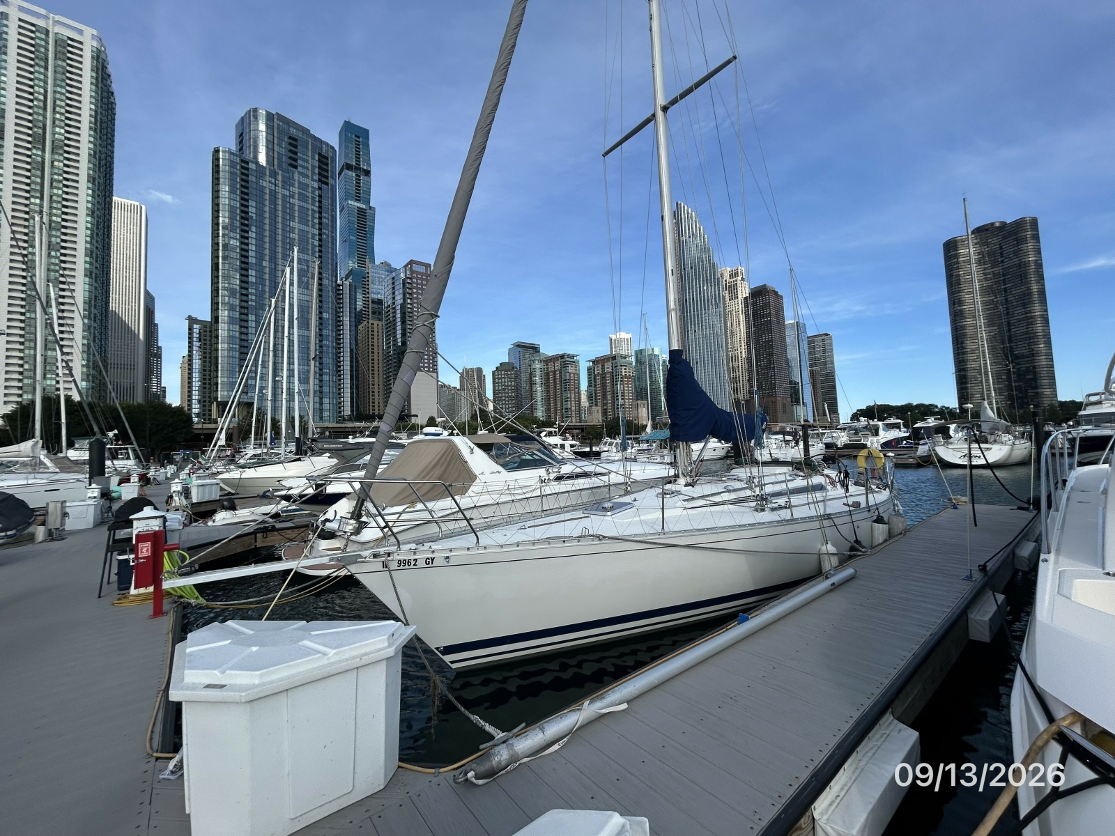 42' Beneteau port forward profile