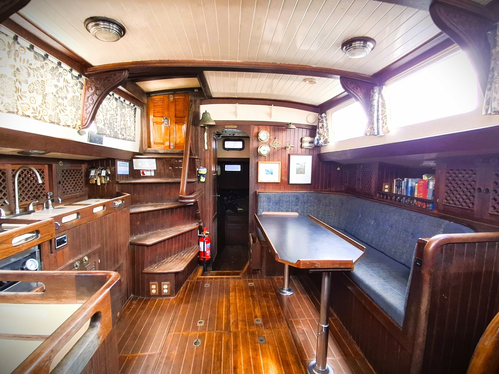 1983 Young Sun 43