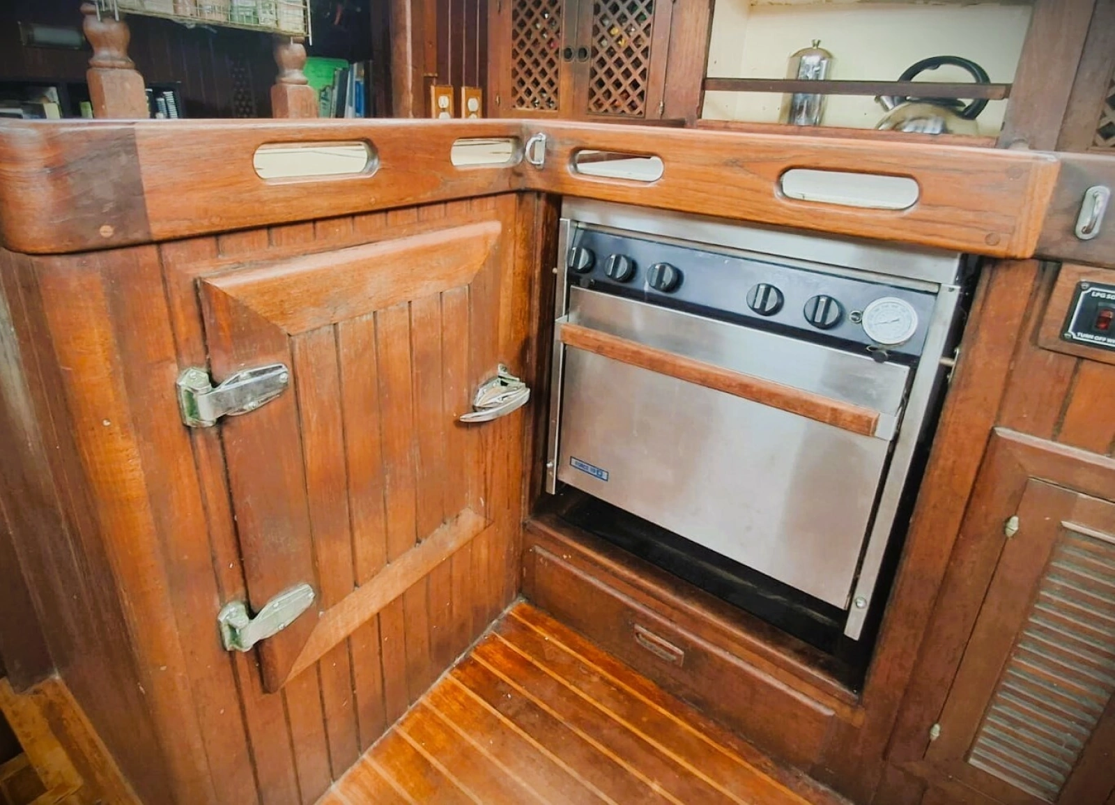 SECOND SUN 43ft Young Sun Yacht For Sale