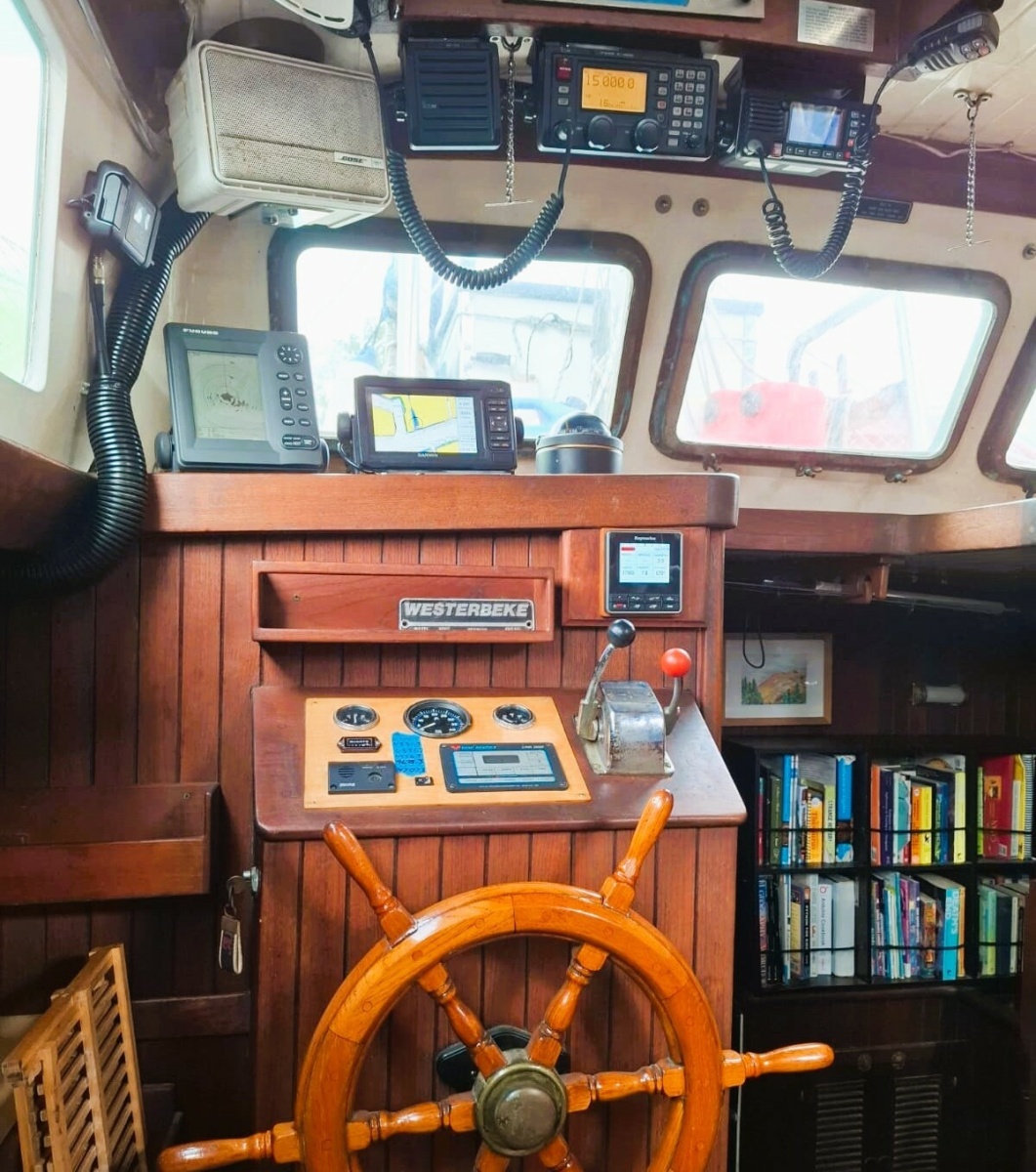 1983 Young Sun 43