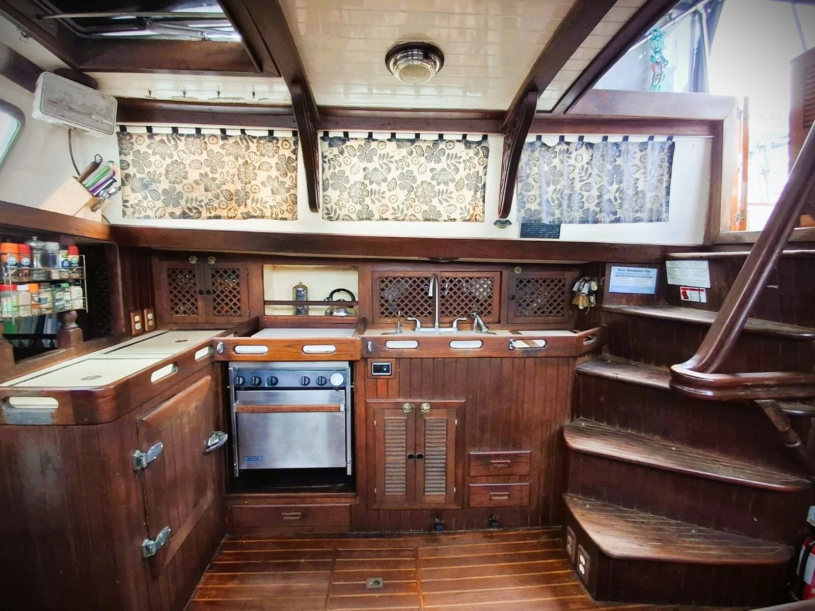 SECOND SUN 43ft Young Sun Yacht For Sale