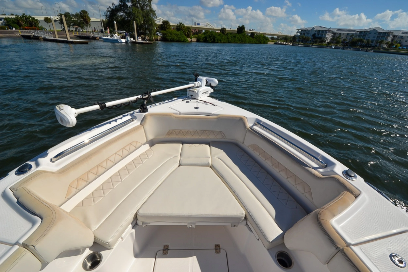 2020 Blue Wave 2800 Makaira