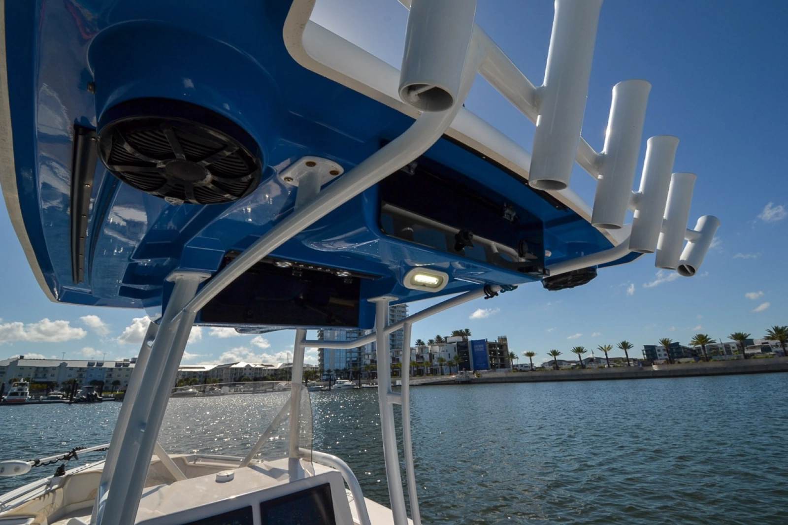 2020 Blue Wave 2800 Makaira