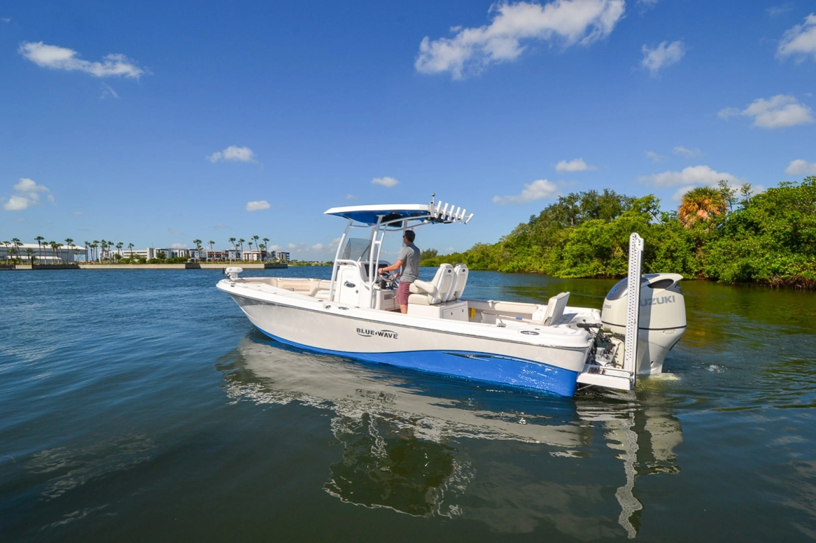 2020 Blue Wave 2800 Makaira