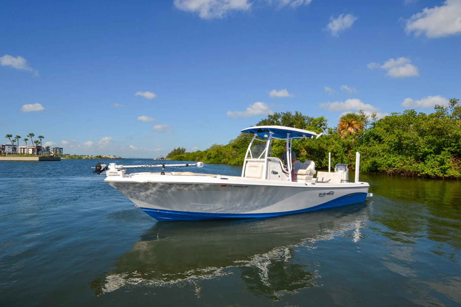 2020 Blue Wave 2800 Makaira