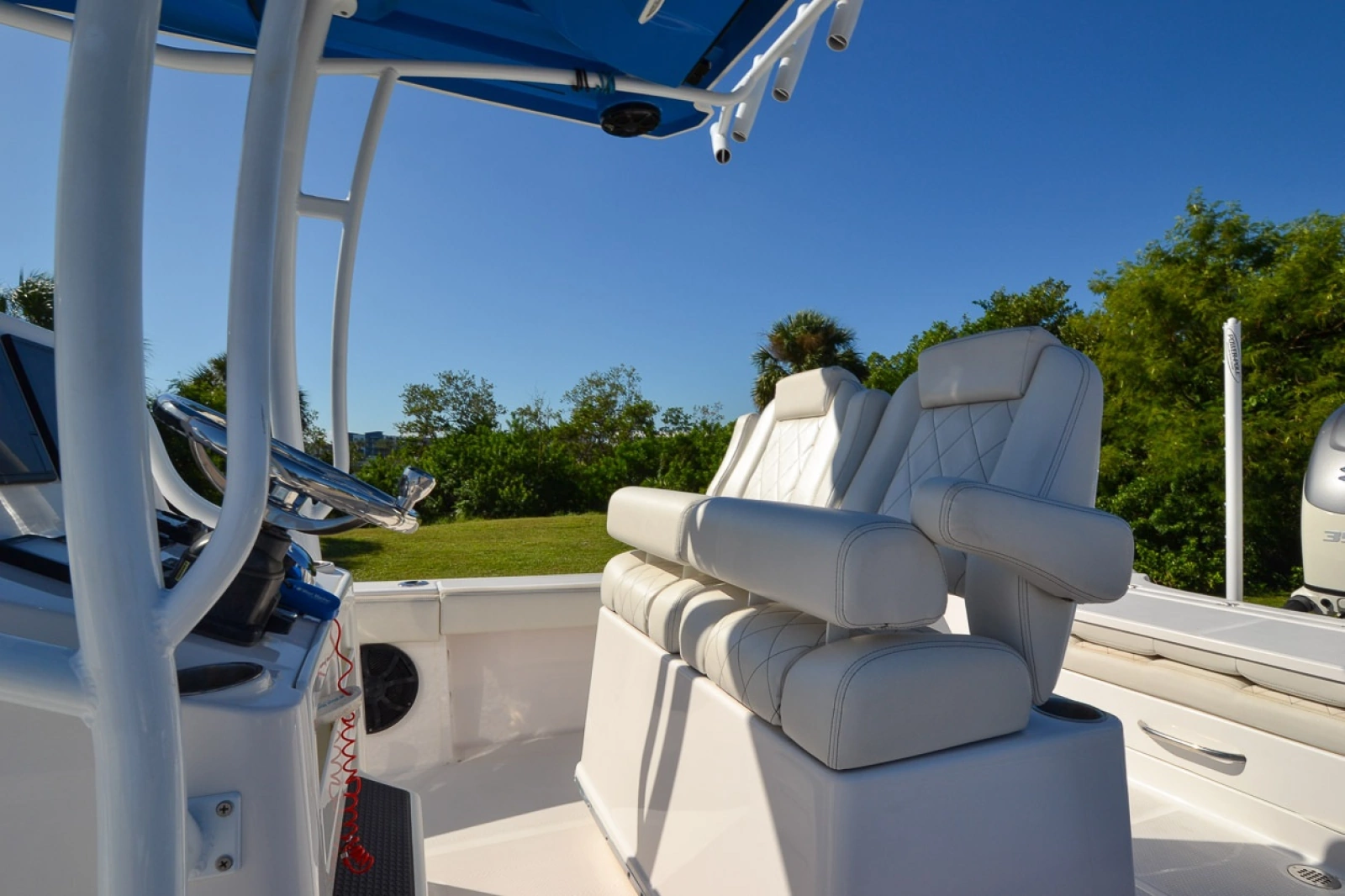 2020 Blue Wave 2800 Makaira