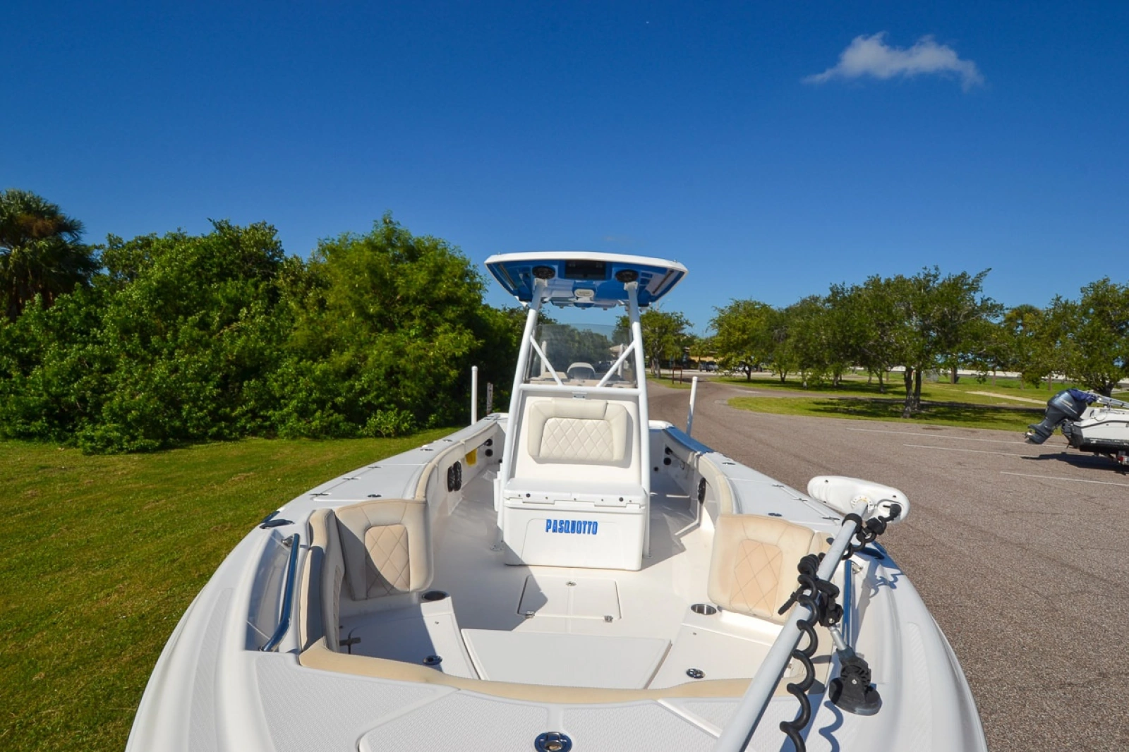 2020 Blue Wave 2800 Makaira