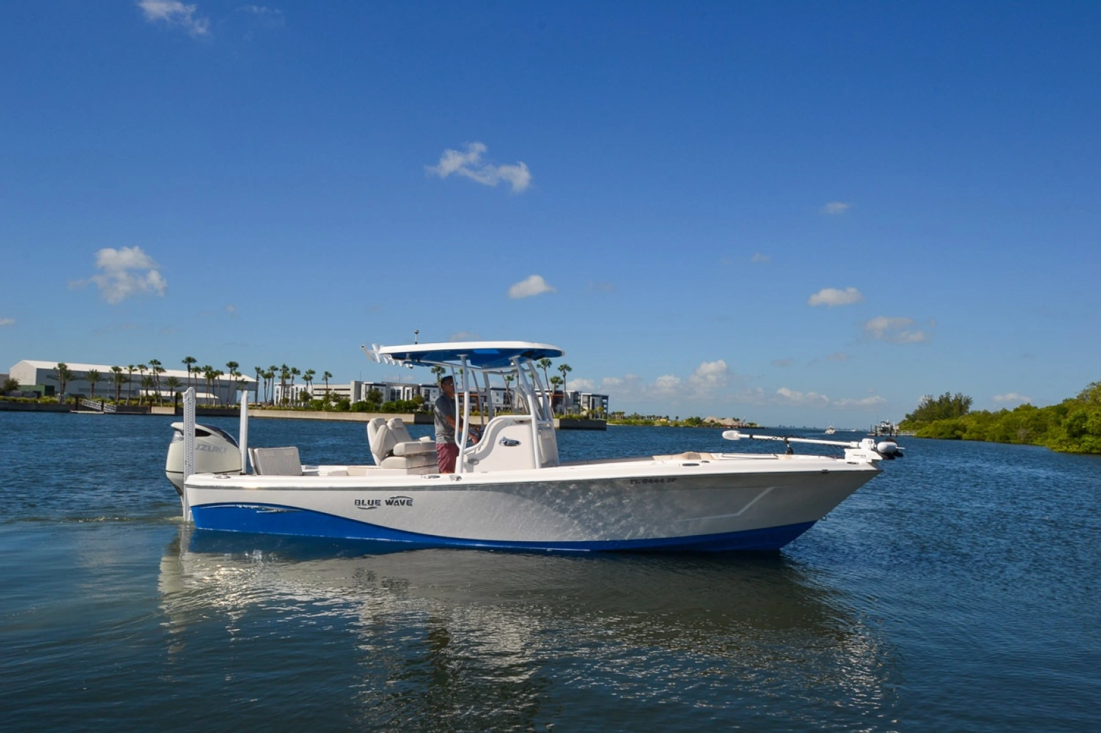 2020 Blue Wave 2800 Makaira