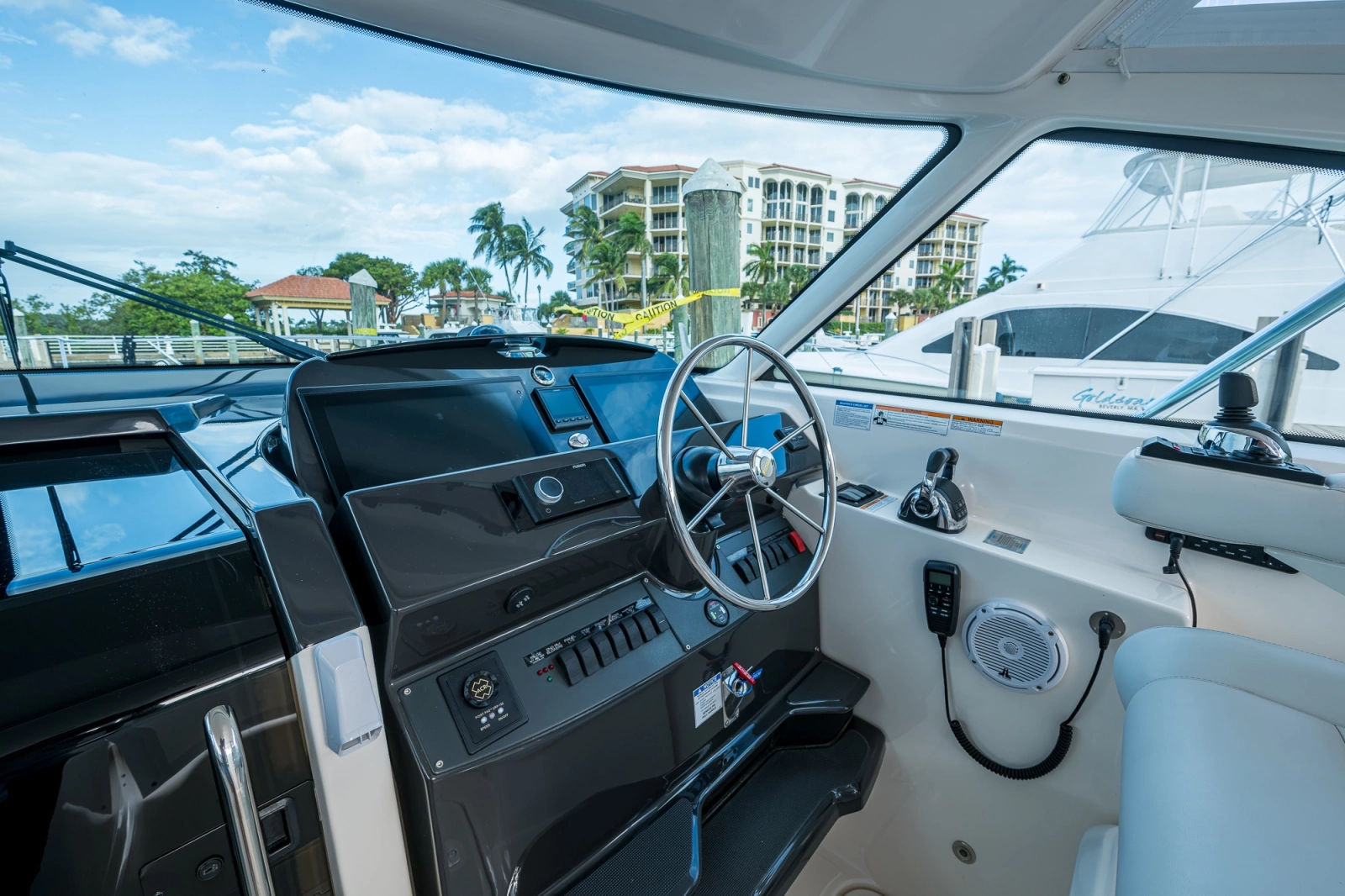 2018 Tiara Yachts 4300 Open