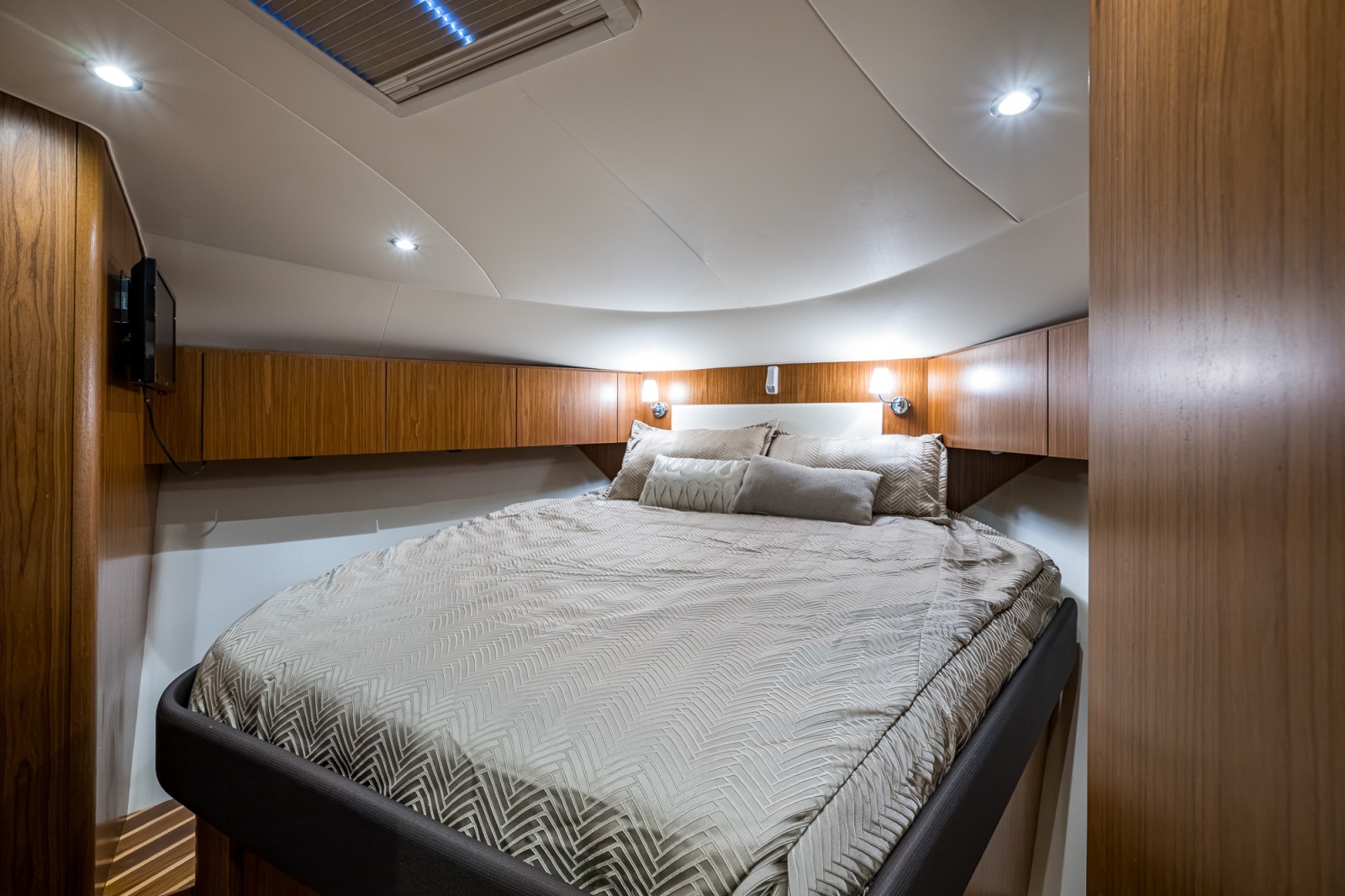 2018 Tiara Yachts 4300 Open