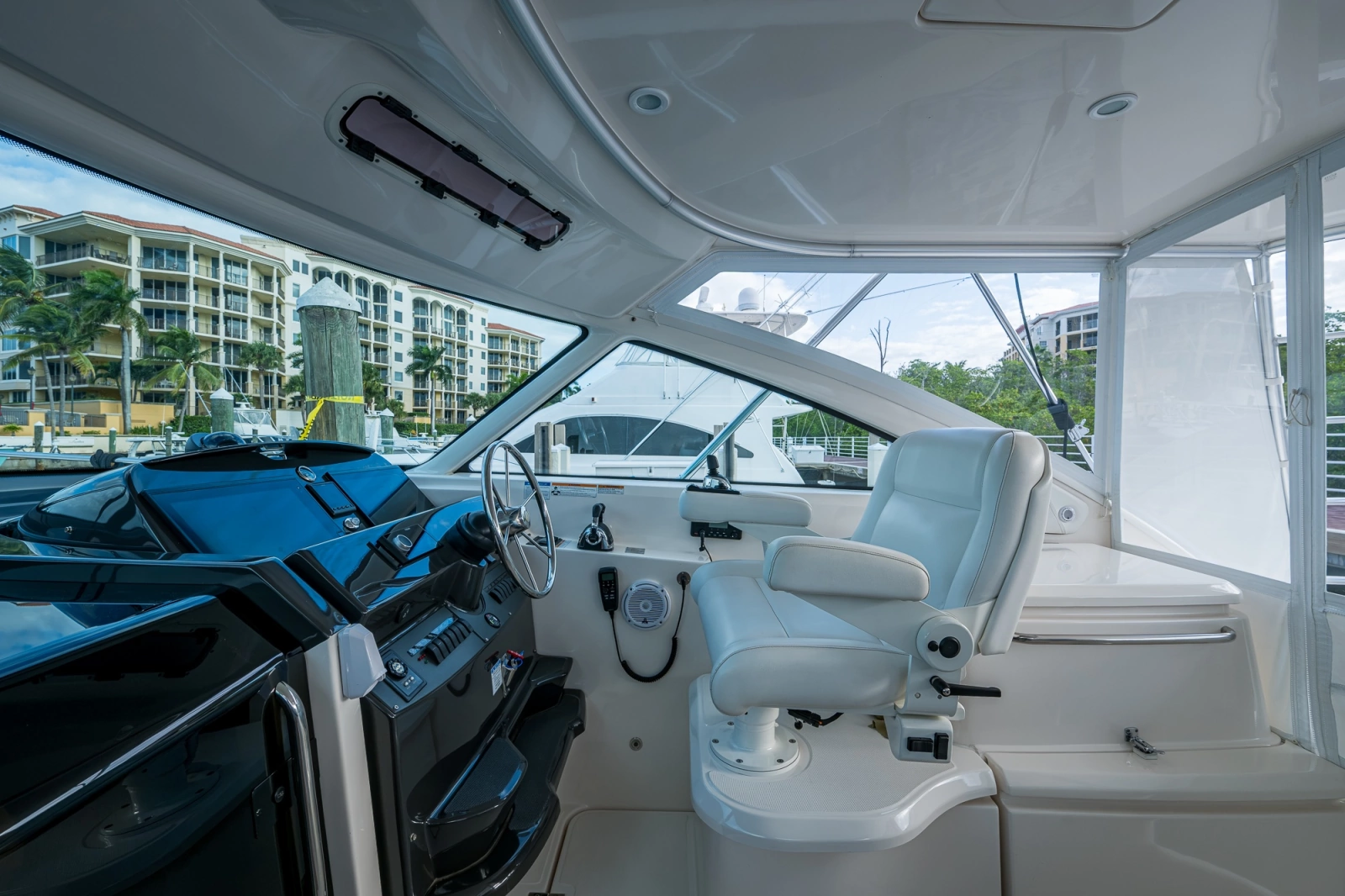 2018 Tiara Yachts 4300 Open