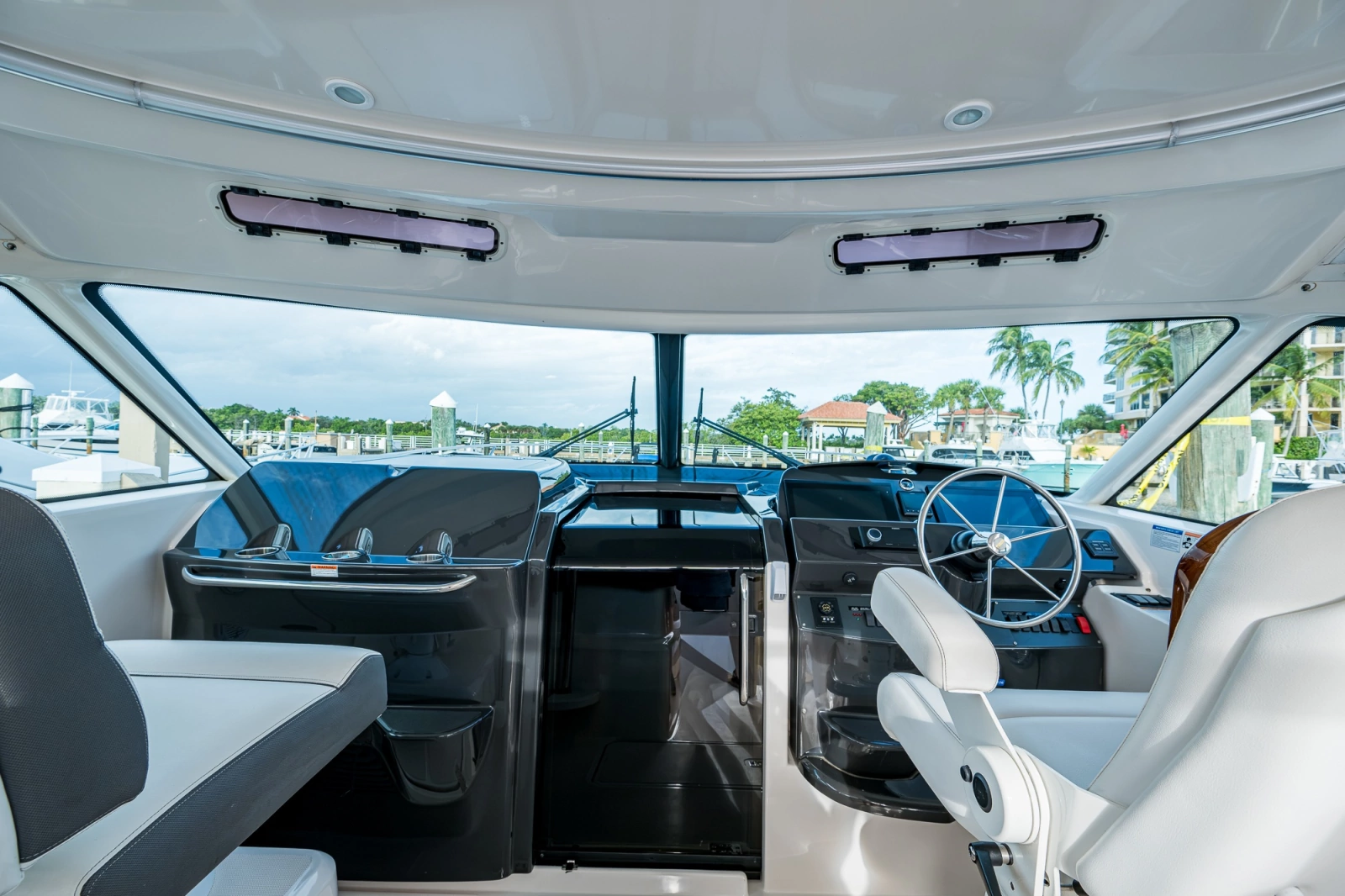 2018 Tiara Yachts 4300 Open
