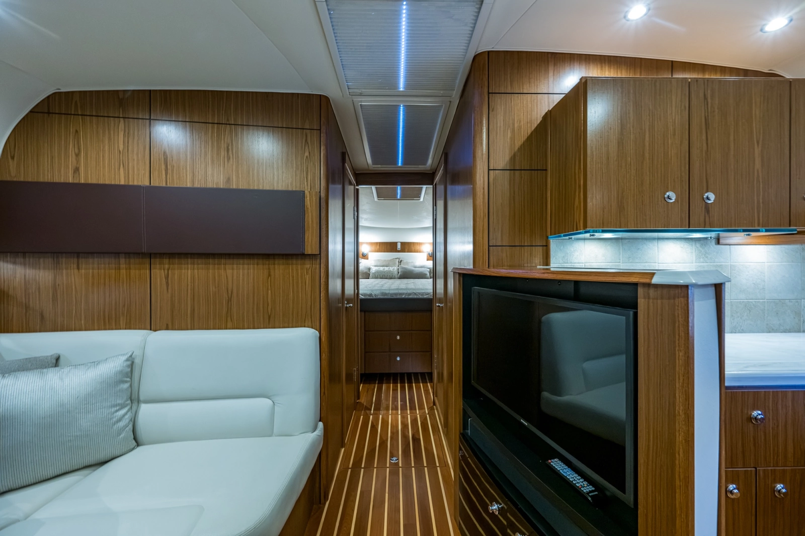 2018 Tiara Yachts 4300 Open