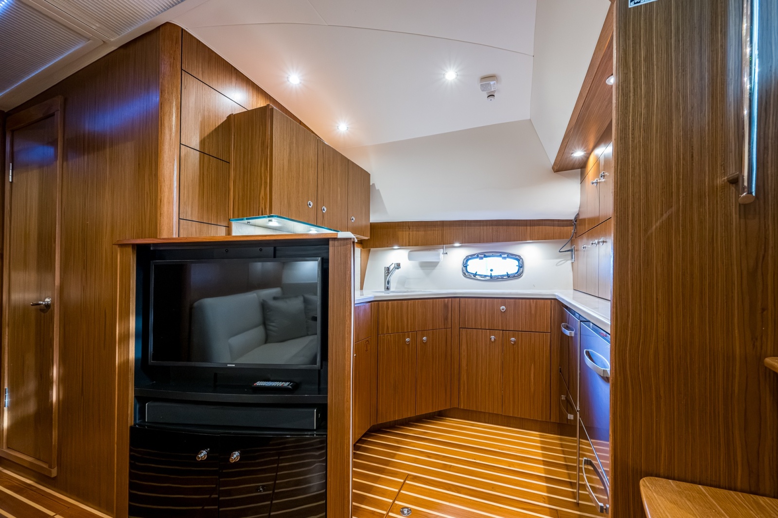 2018 Tiara Yachts 4300 Open