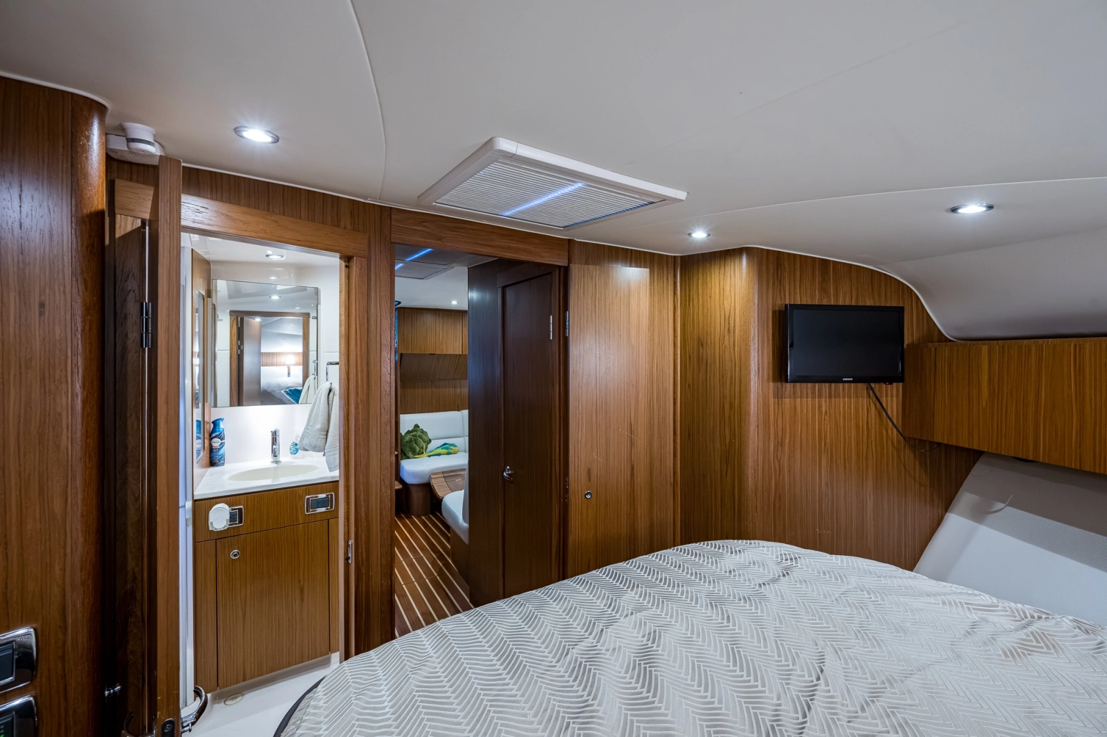 2018 Tiara Yachts 4300 Open
