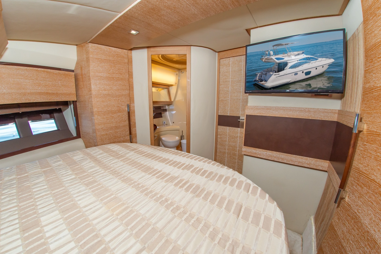 47 Azimut 2008 29