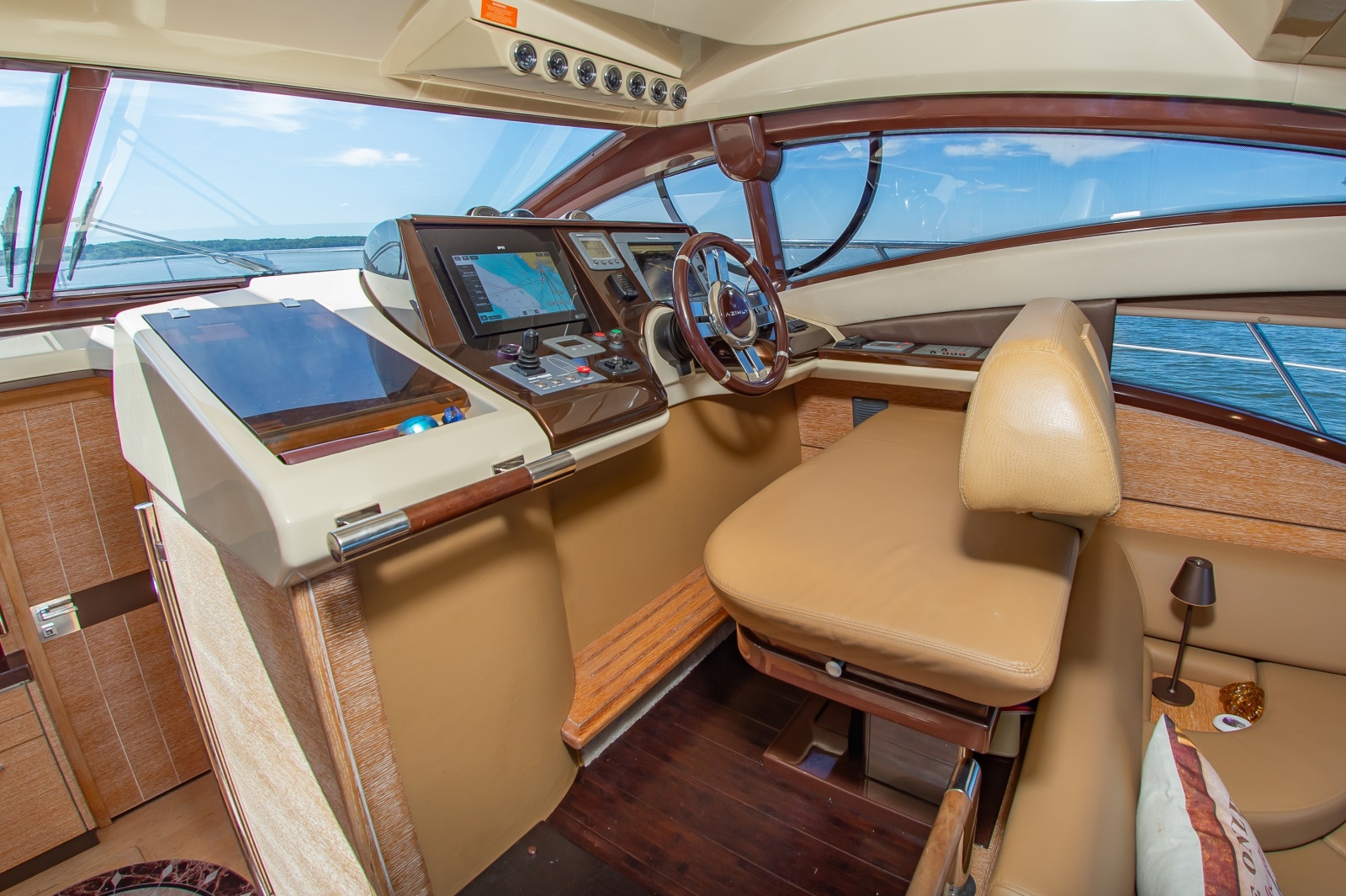47 Azimut 2008 23