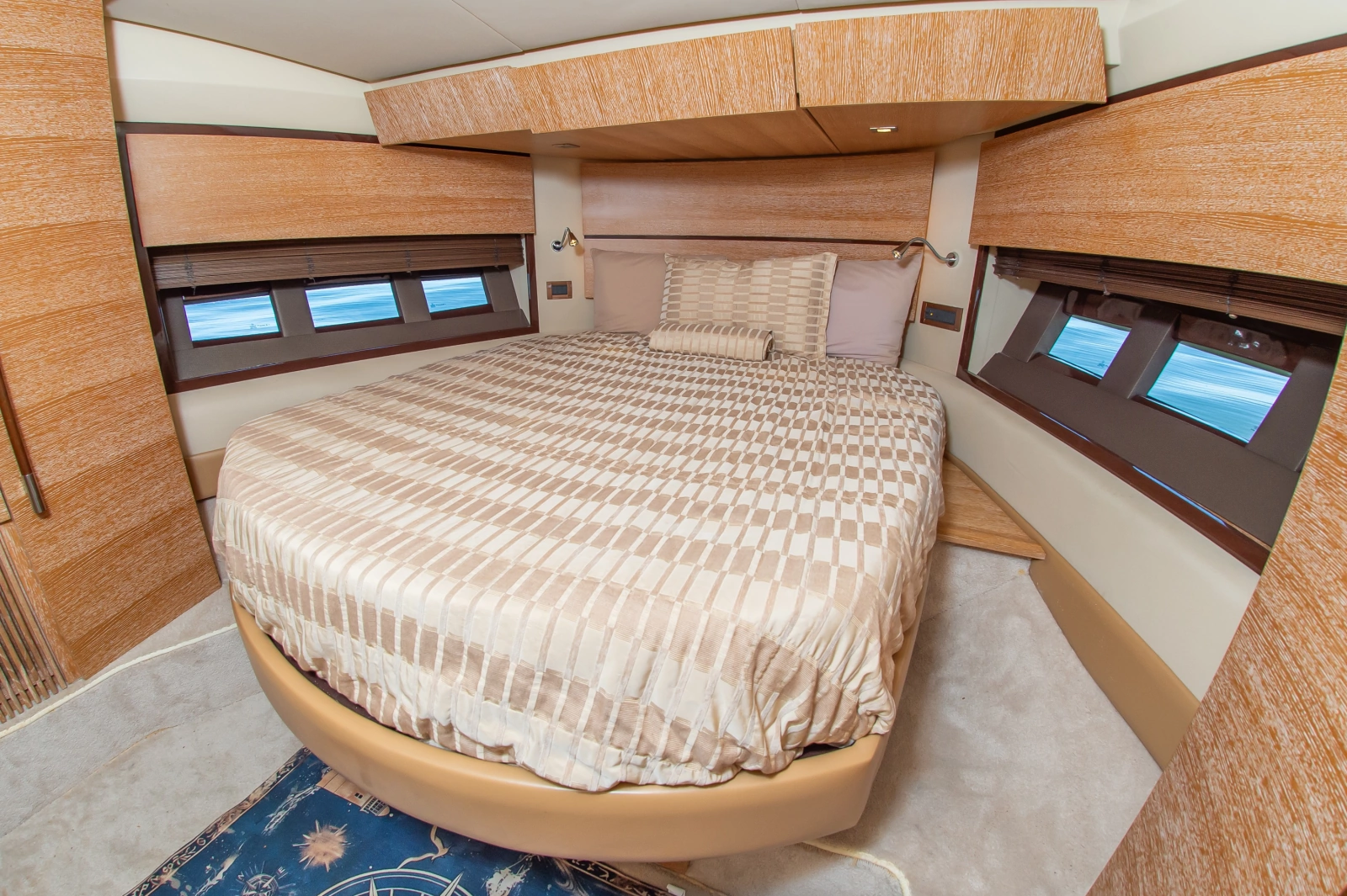 47 Azimut 2008 26