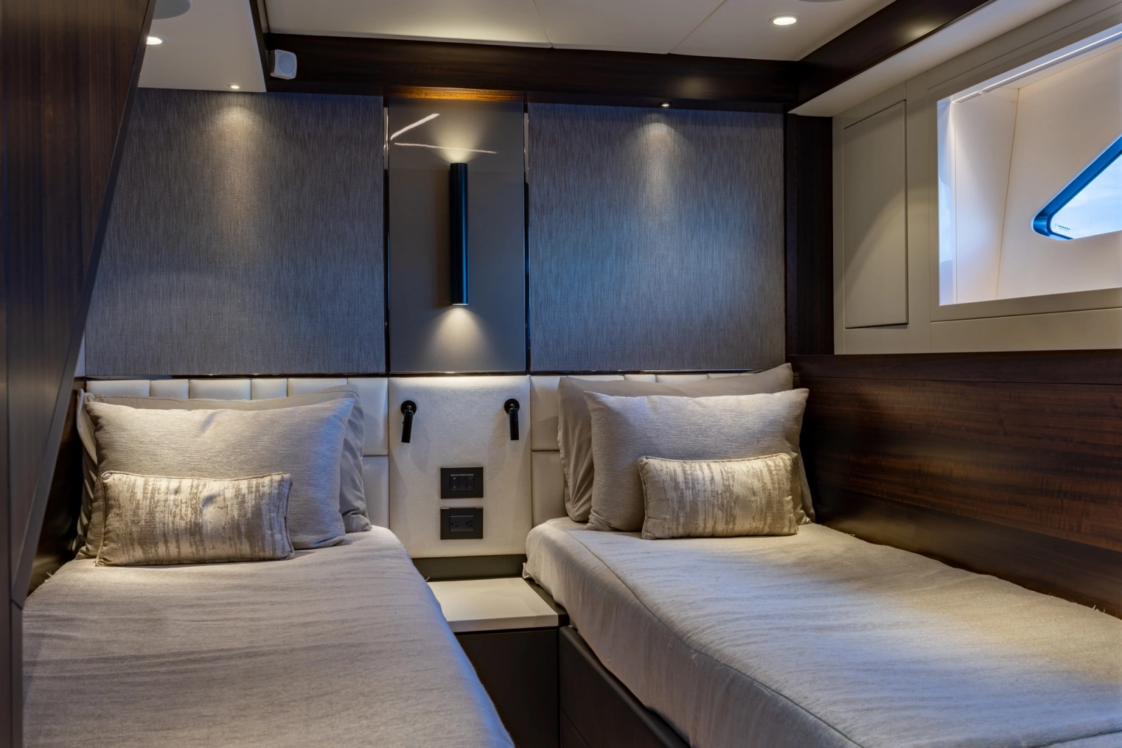 2022 Sunseeker Manhattan