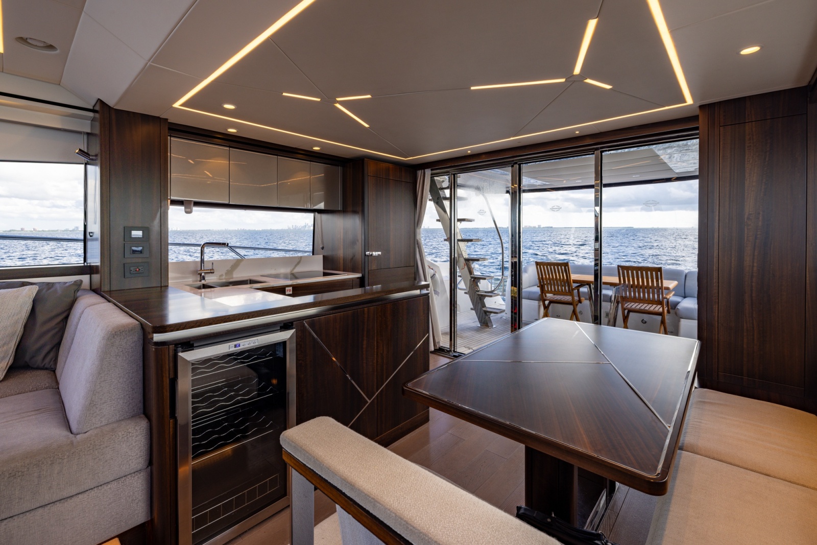 2022 Sunseeker Manhattan