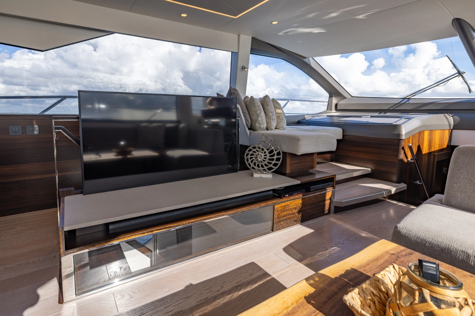 2022 Sunseeker Manhattan