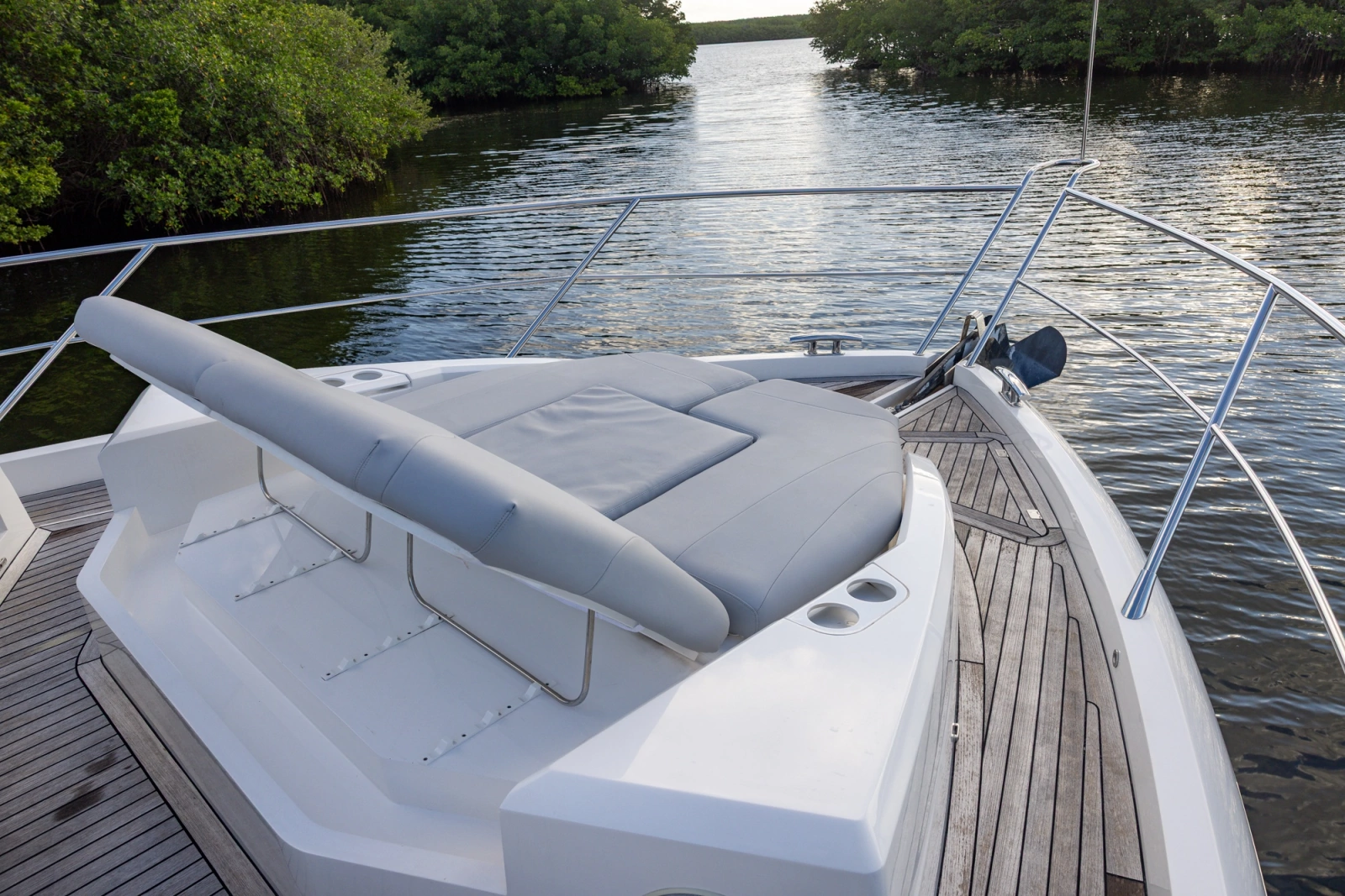 2022 Sunseeker Manhattan