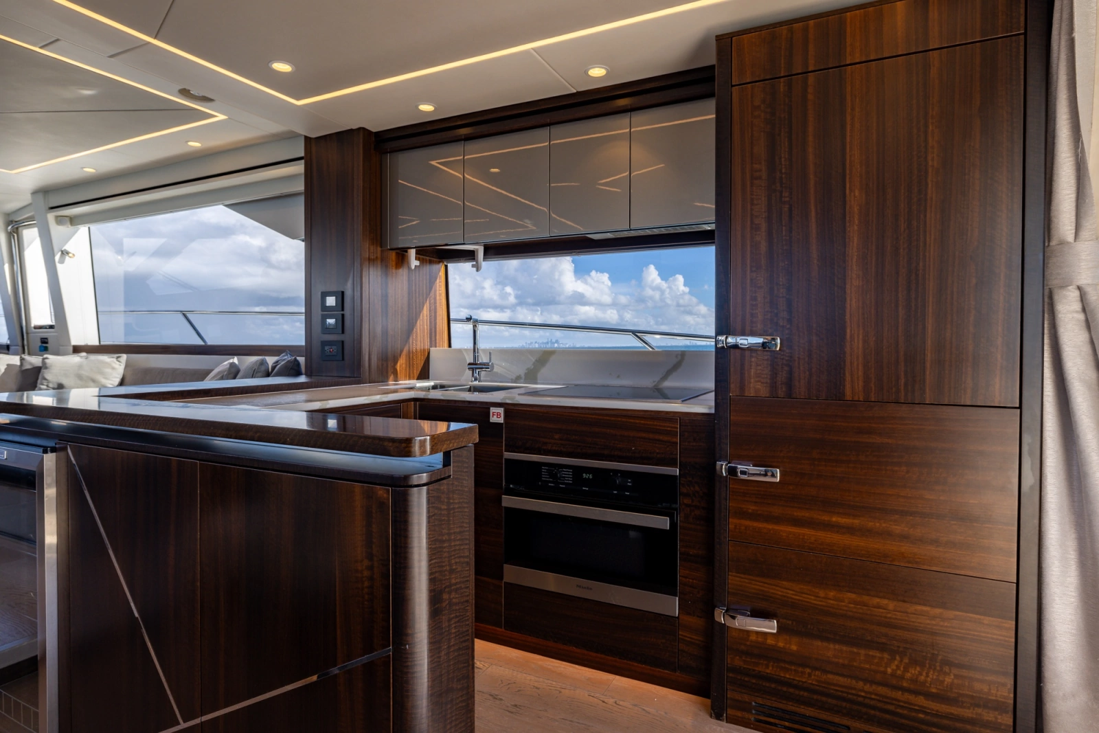 2022 Sunseeker Manhattan