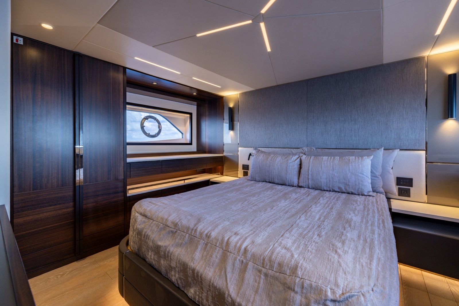 2022 Sunseeker Manhattan