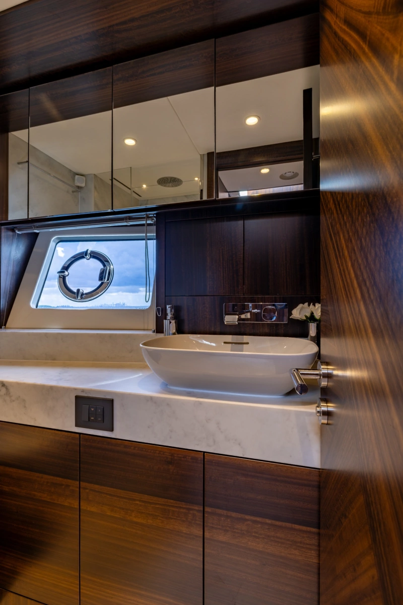 2022 Sunseeker Manhattan
