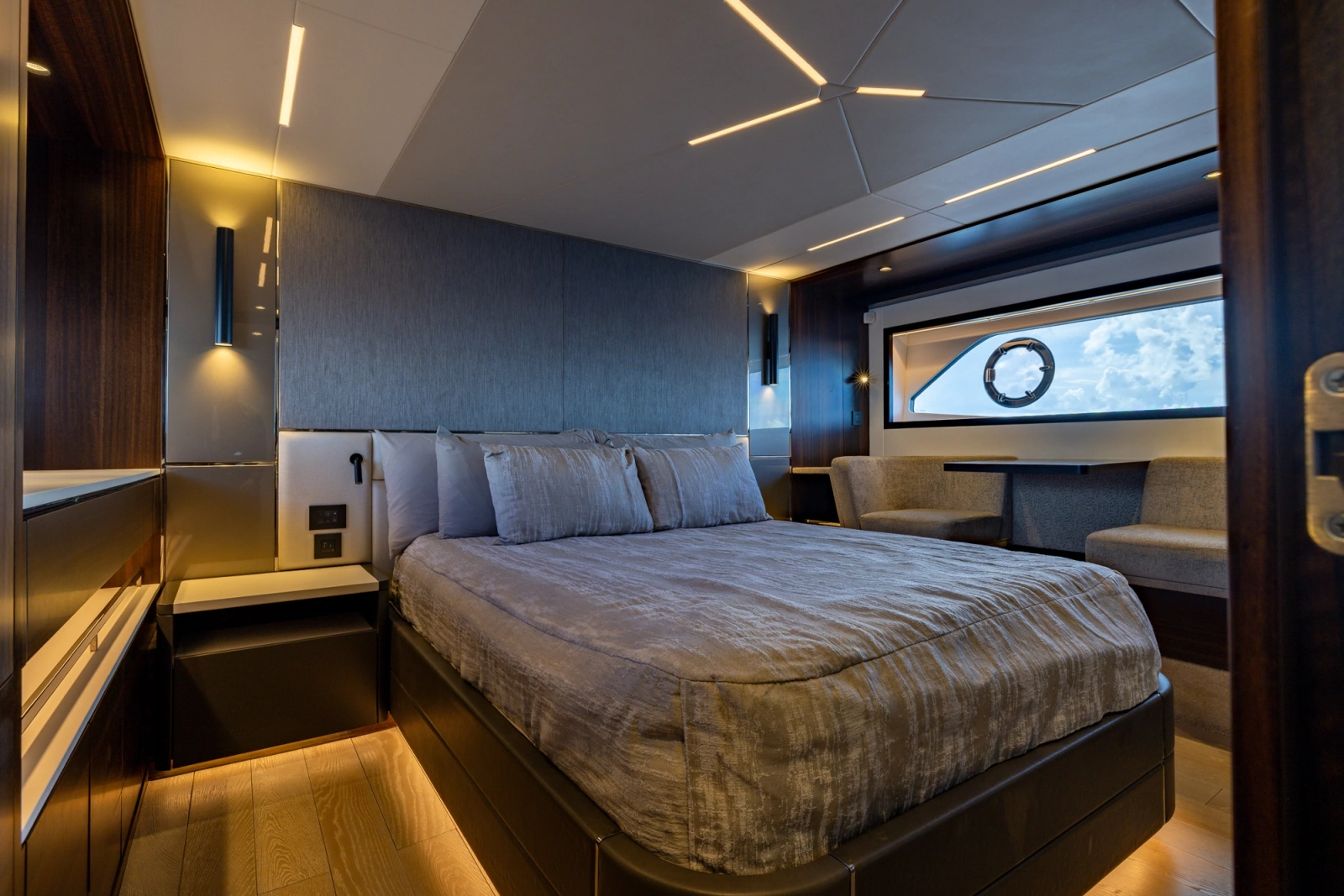 2022 Sunseeker Manhattan