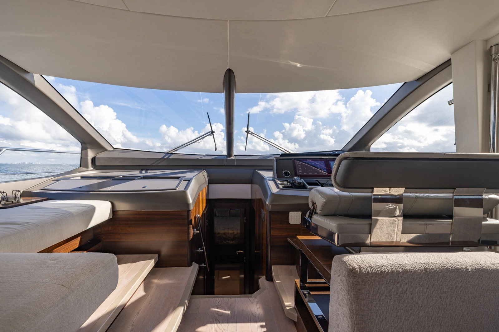 2022 Sunseeker Manhattan