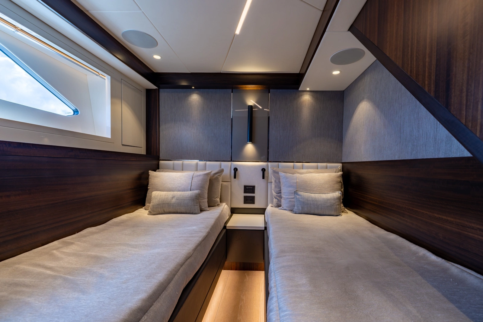 2022 Sunseeker Manhattan