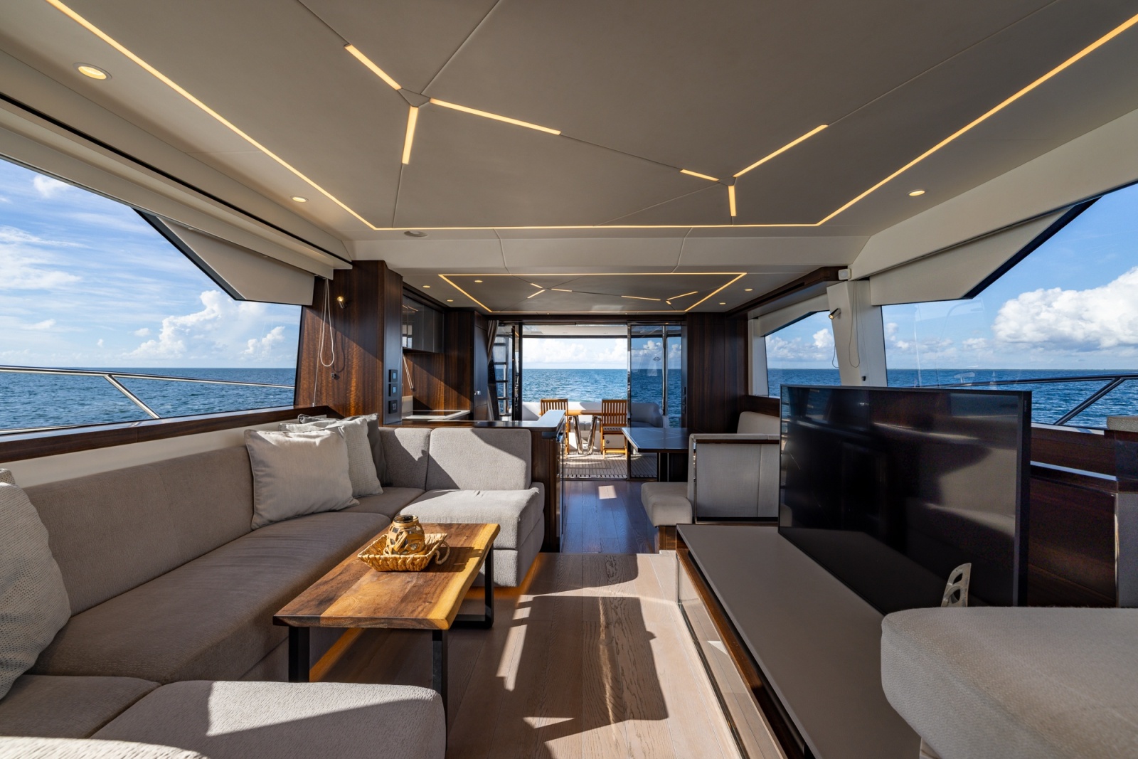 2022 Sunseeker Manhattan
