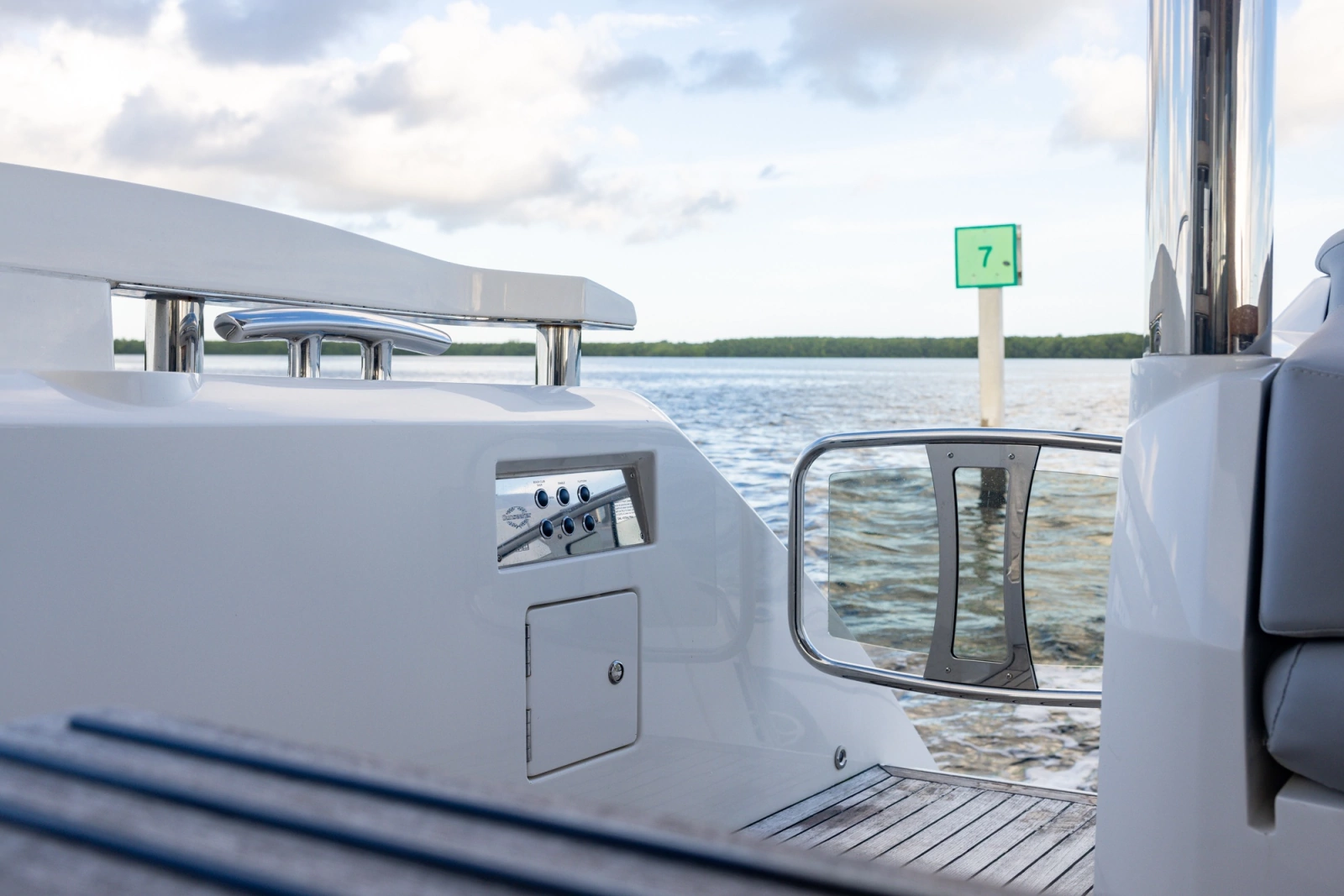 2022 Sunseeker Manhattan