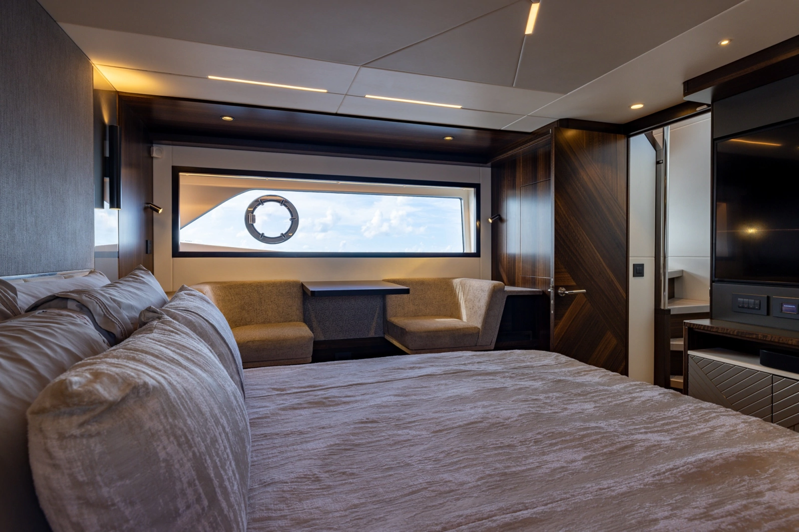 2022 Sunseeker Manhattan