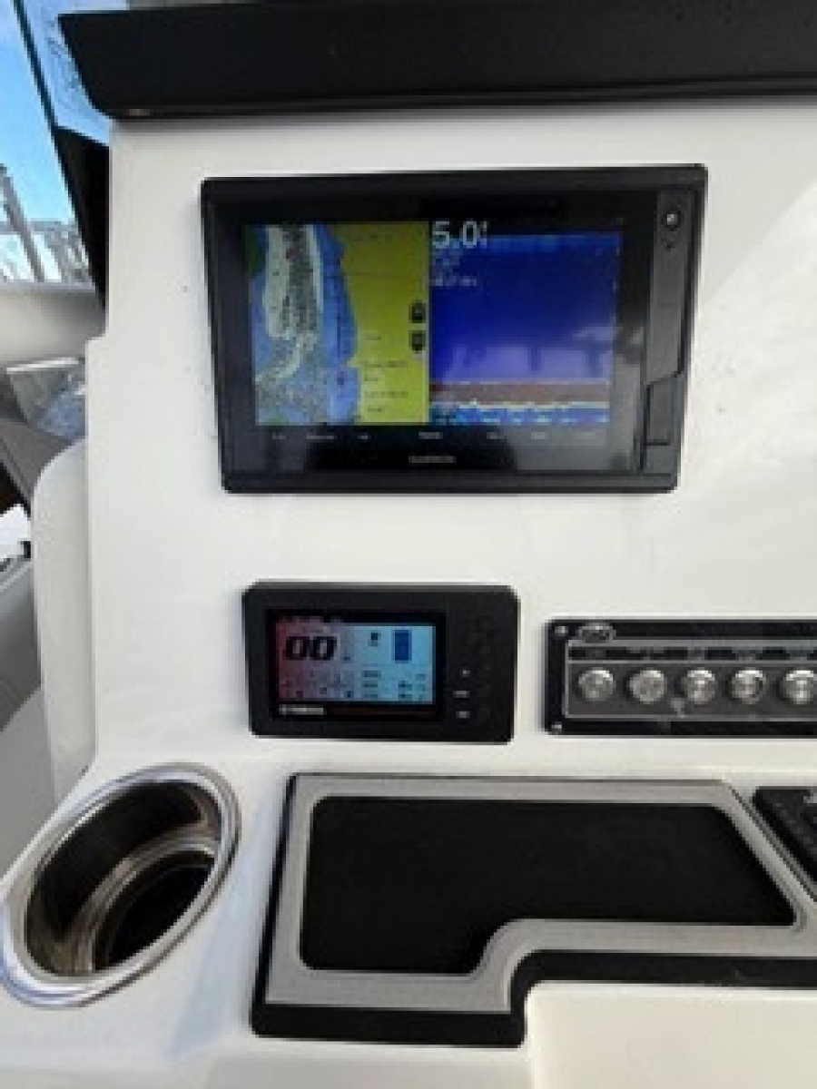 2021 Sea Fox 248 Commander