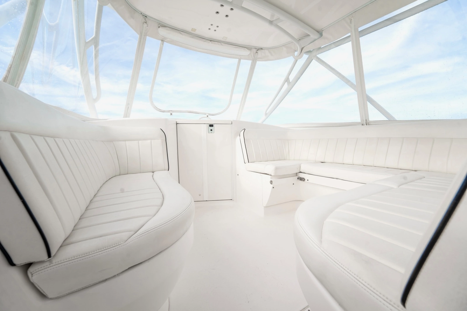 Legacy 40ft Intrepid Yacht For Sale