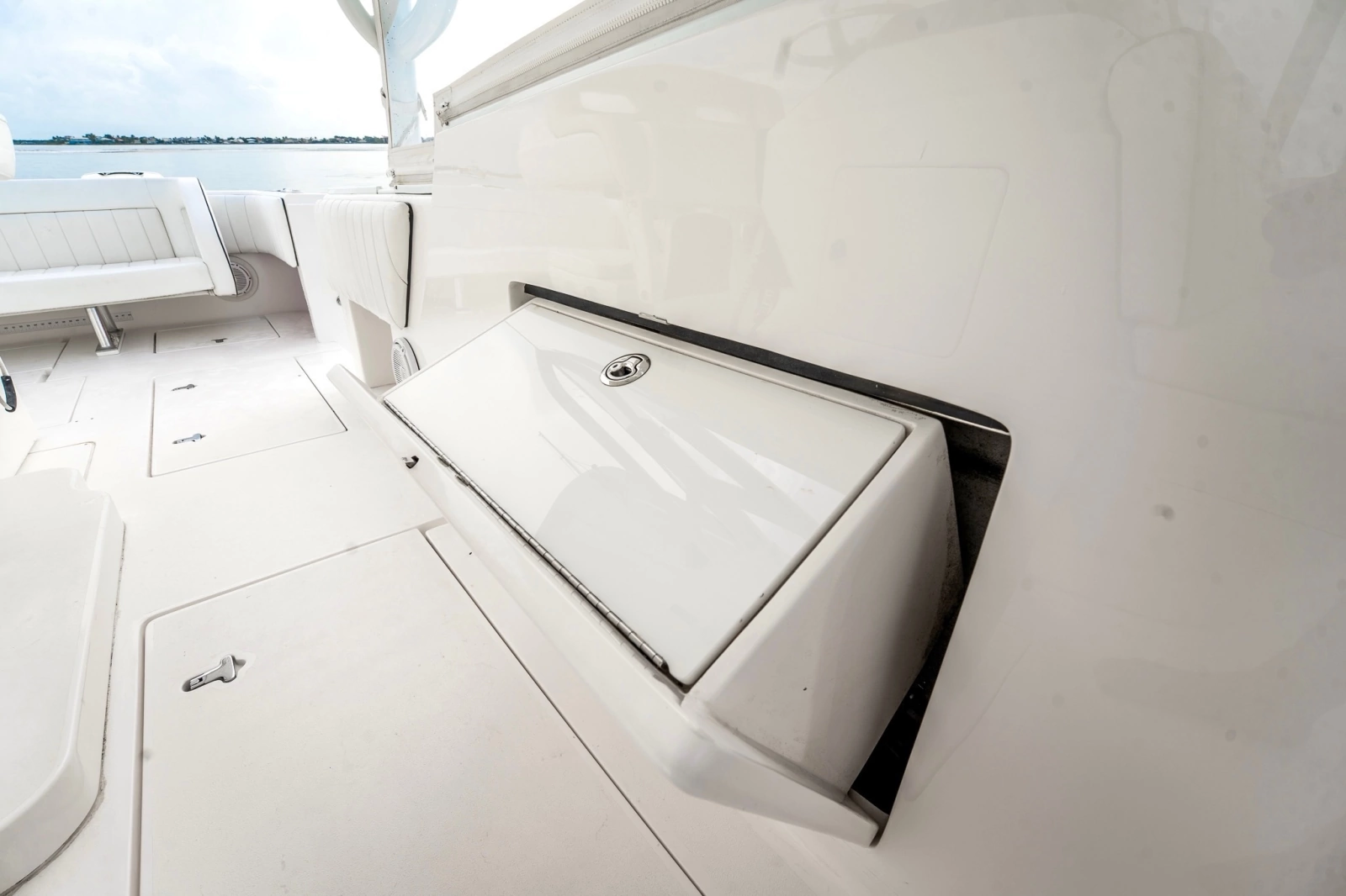 Legacy 40ft Intrepid Yacht For Sale
