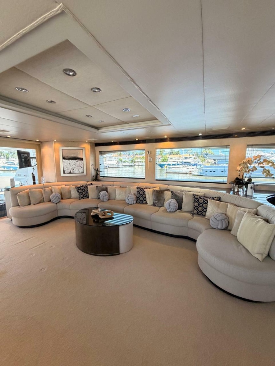 Main Saloon 2
