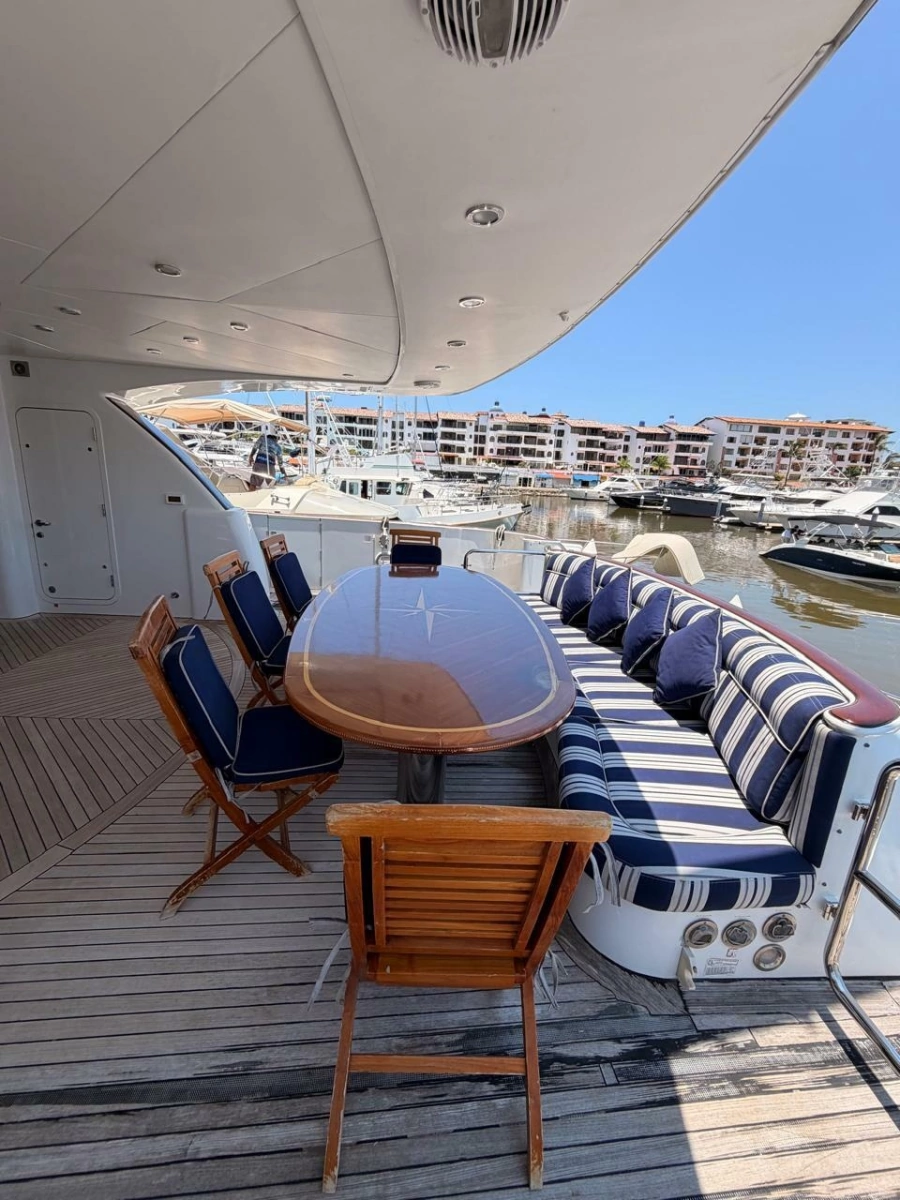 Exterior Dining 9