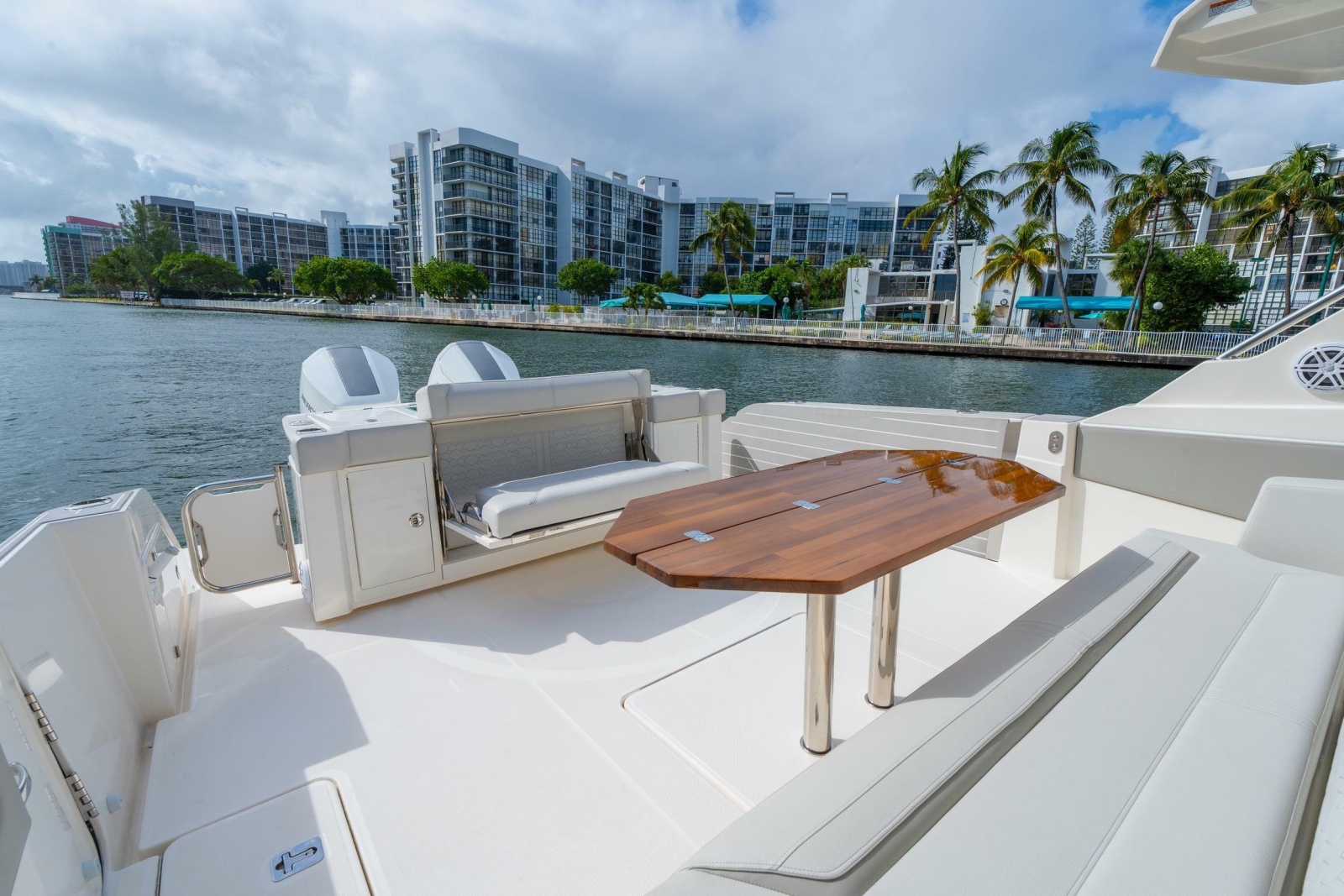 2024 Tiara Yachts 43 LS