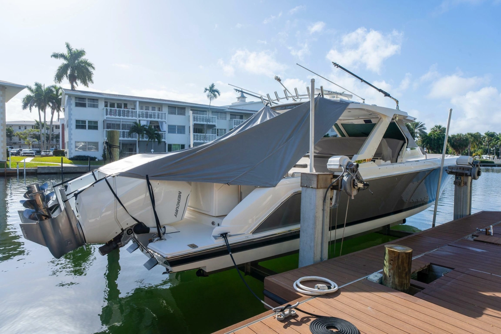 2024 Tiara Yachts 43 LS