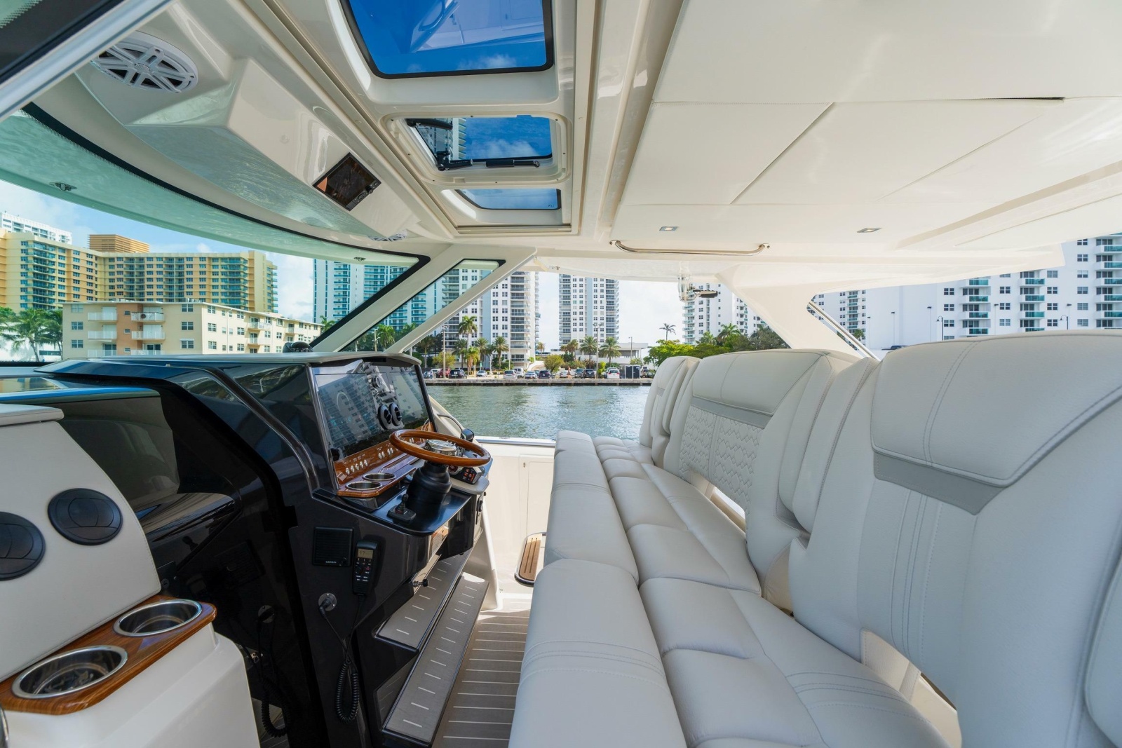 2024 Tiara Yachts 43 LS