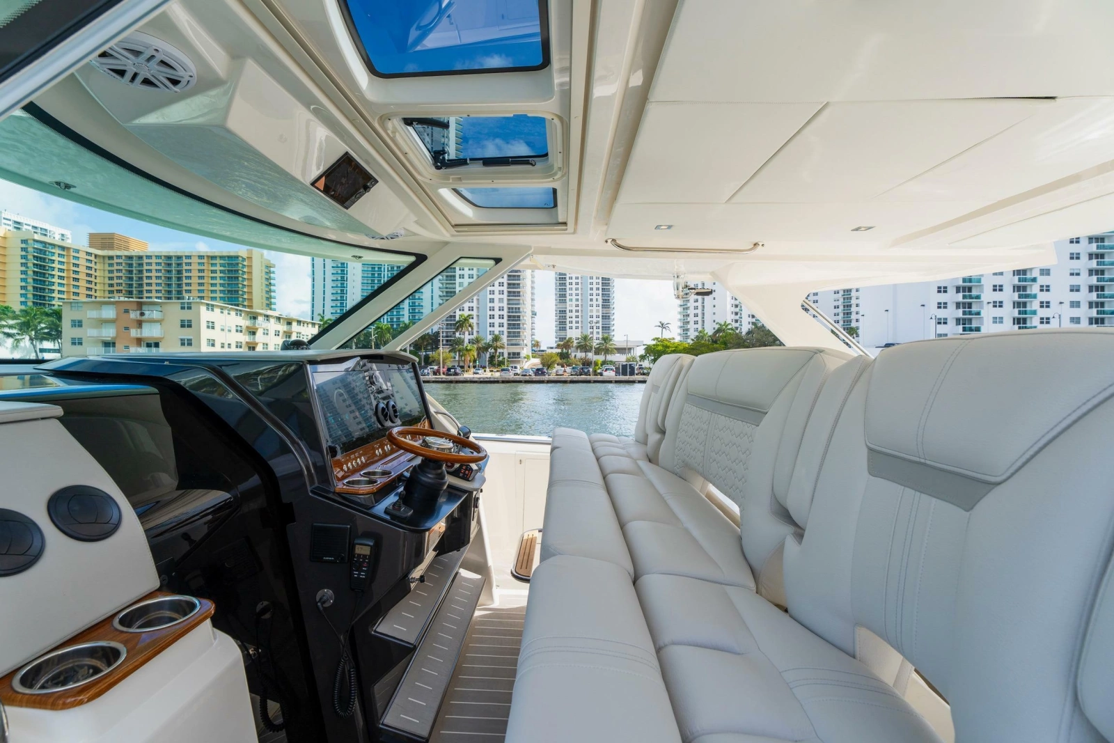 2024 Tiara Yachts 43 LS